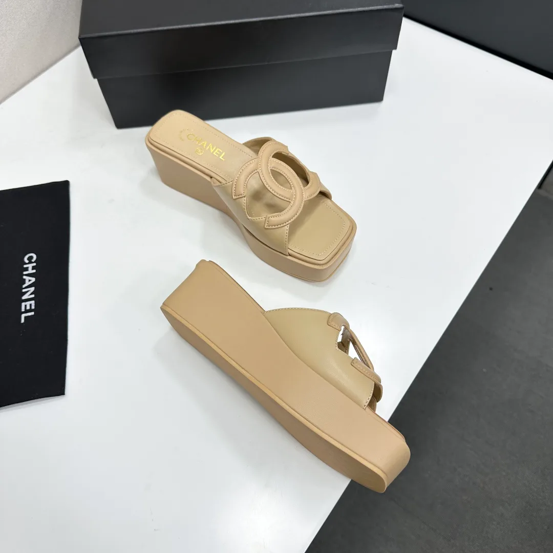 Босоножки Женские Chanel 18083861