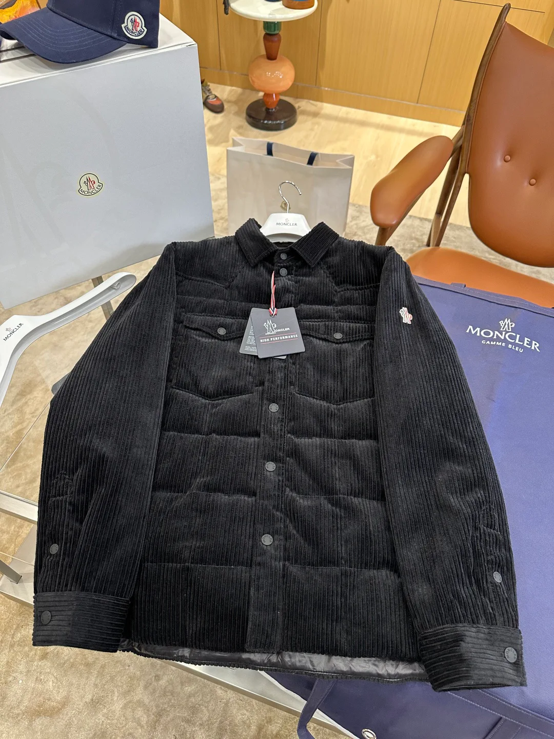 Куртки И Пуховики Мужские Moncler 18209781