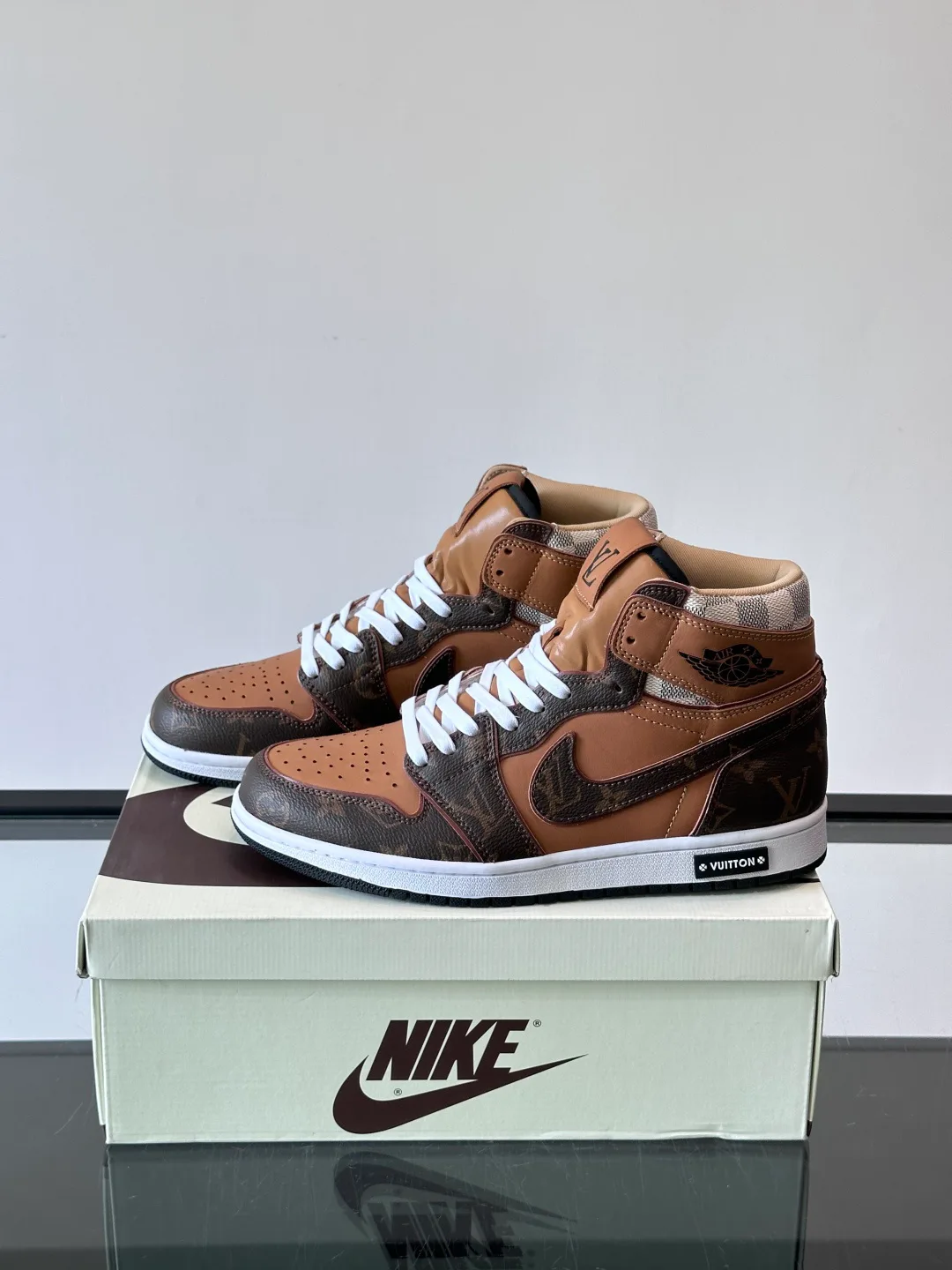 Кроссовки Мужские Louis Vuitton 18274505