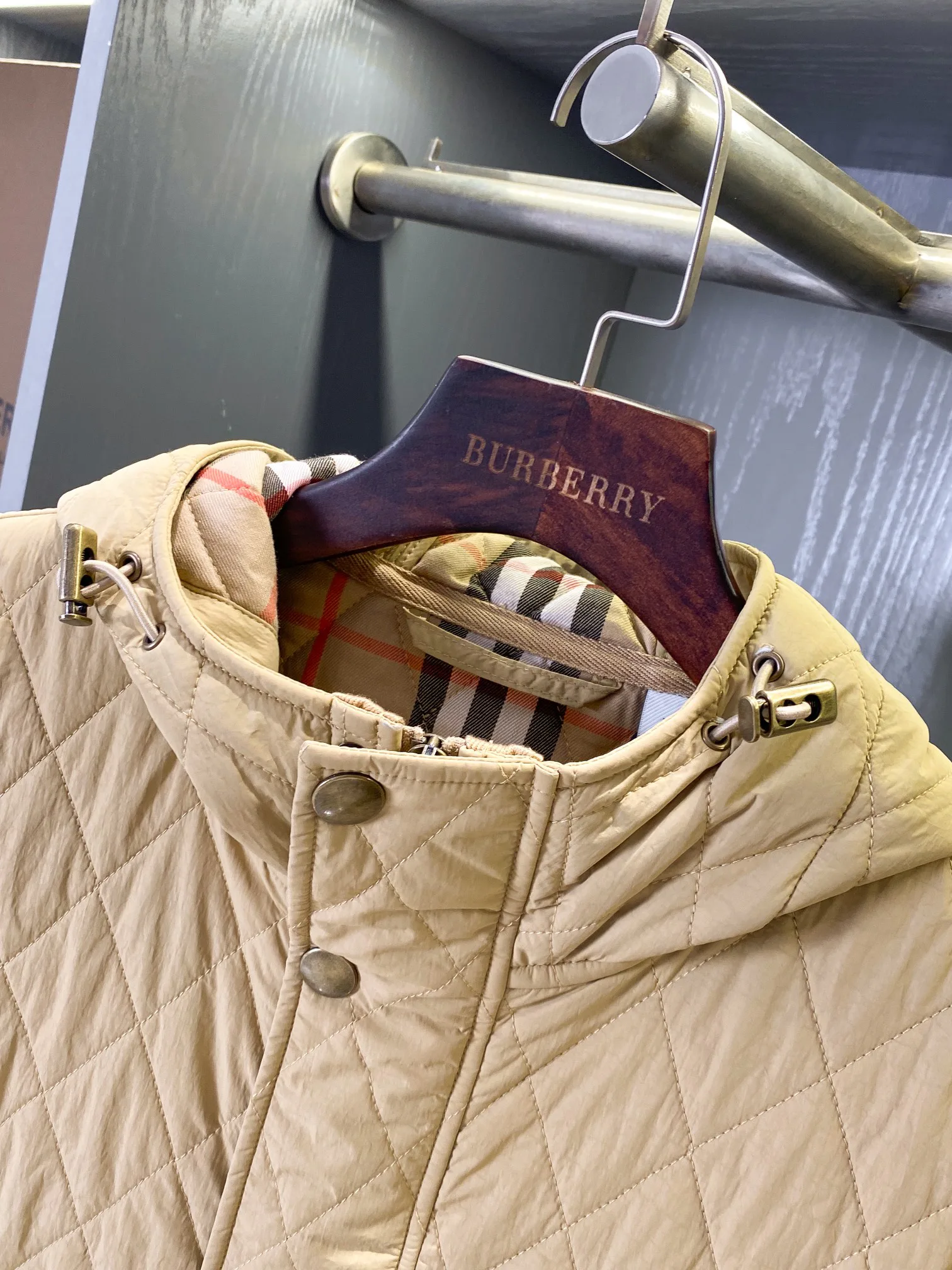 Куртки И Пуховики Женские Burberry 18206353