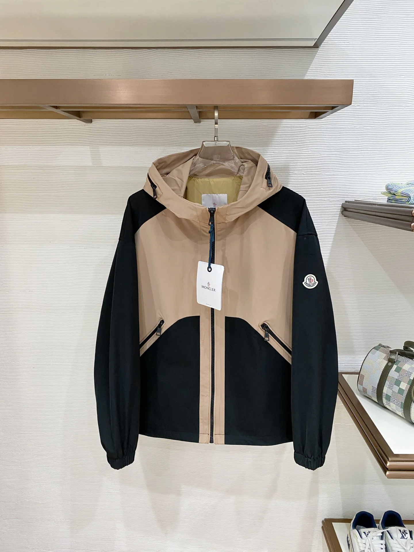 Куртки И Пуховики Мужские Moncler 11392190