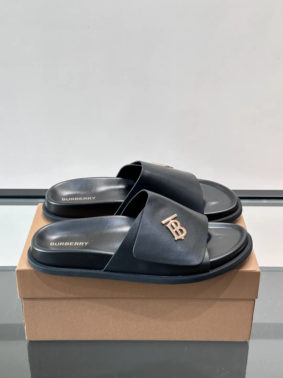 Сандалии Мужские Burberry 13546909