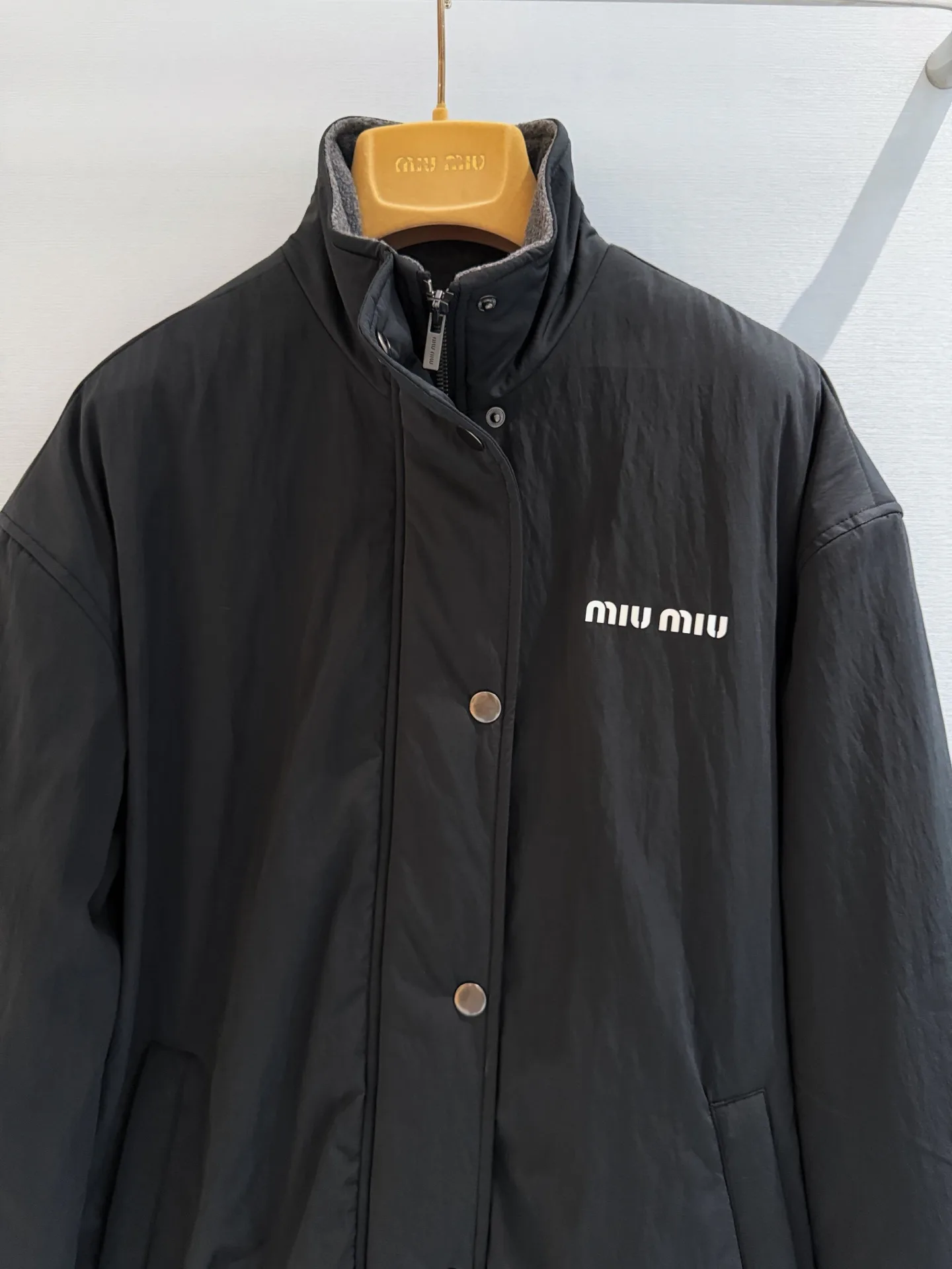 Куртки И Пуховики Женские Miu Miu 18689514