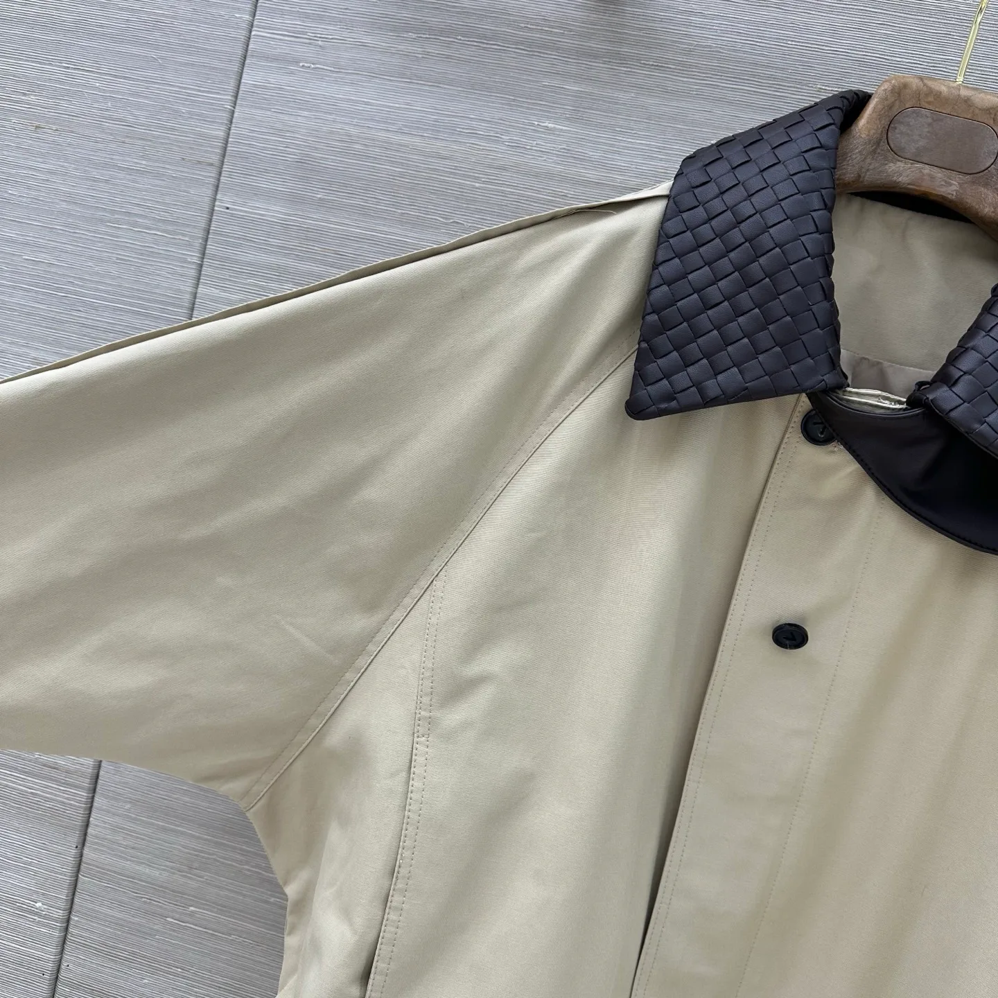 Куртки И Пуховики Женские Bottega Veneta 18429159