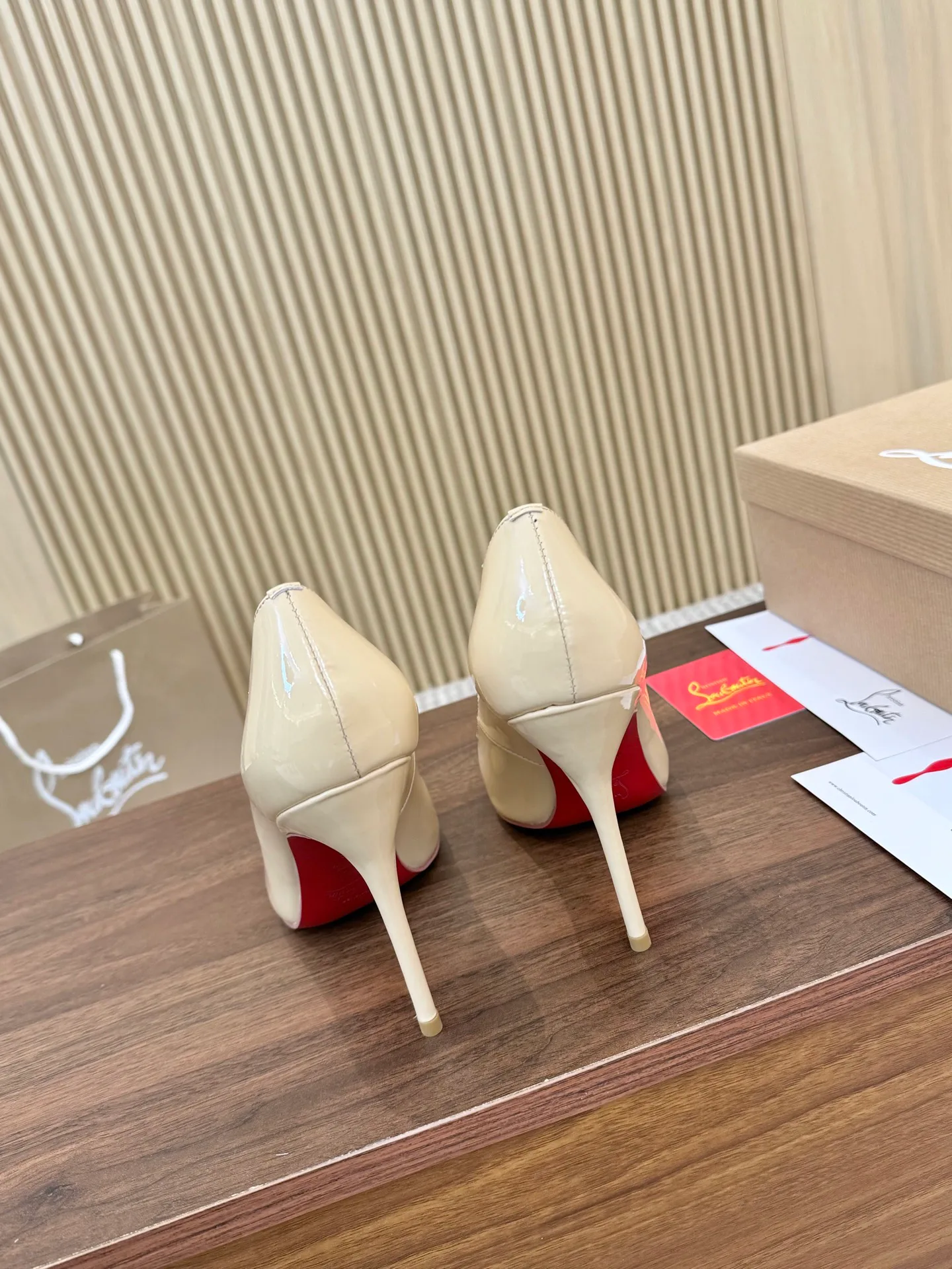 Туфли Женские Christian Louboutin 827147