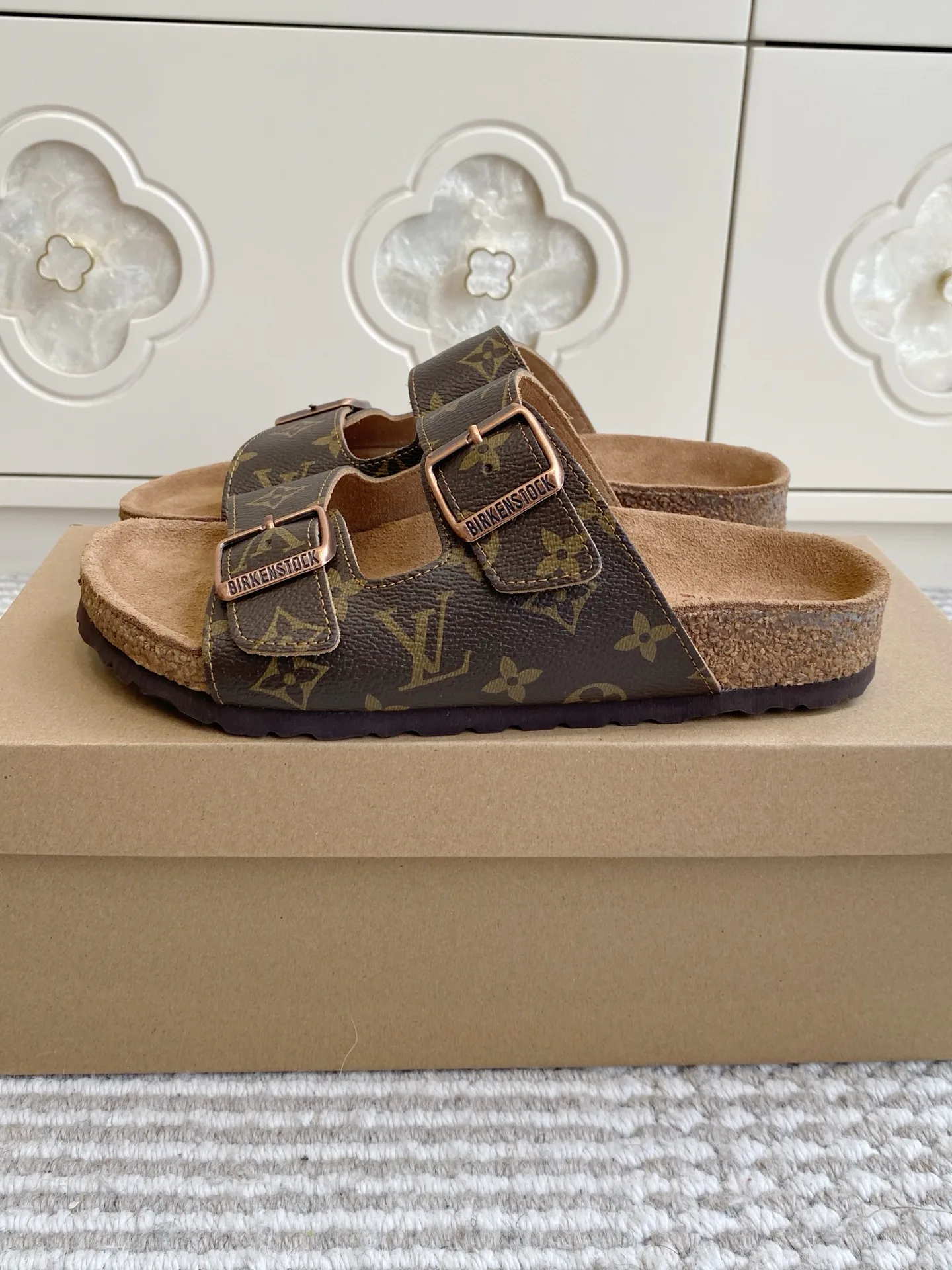 Шлепанцы Женские Louis Vuitton 11599281