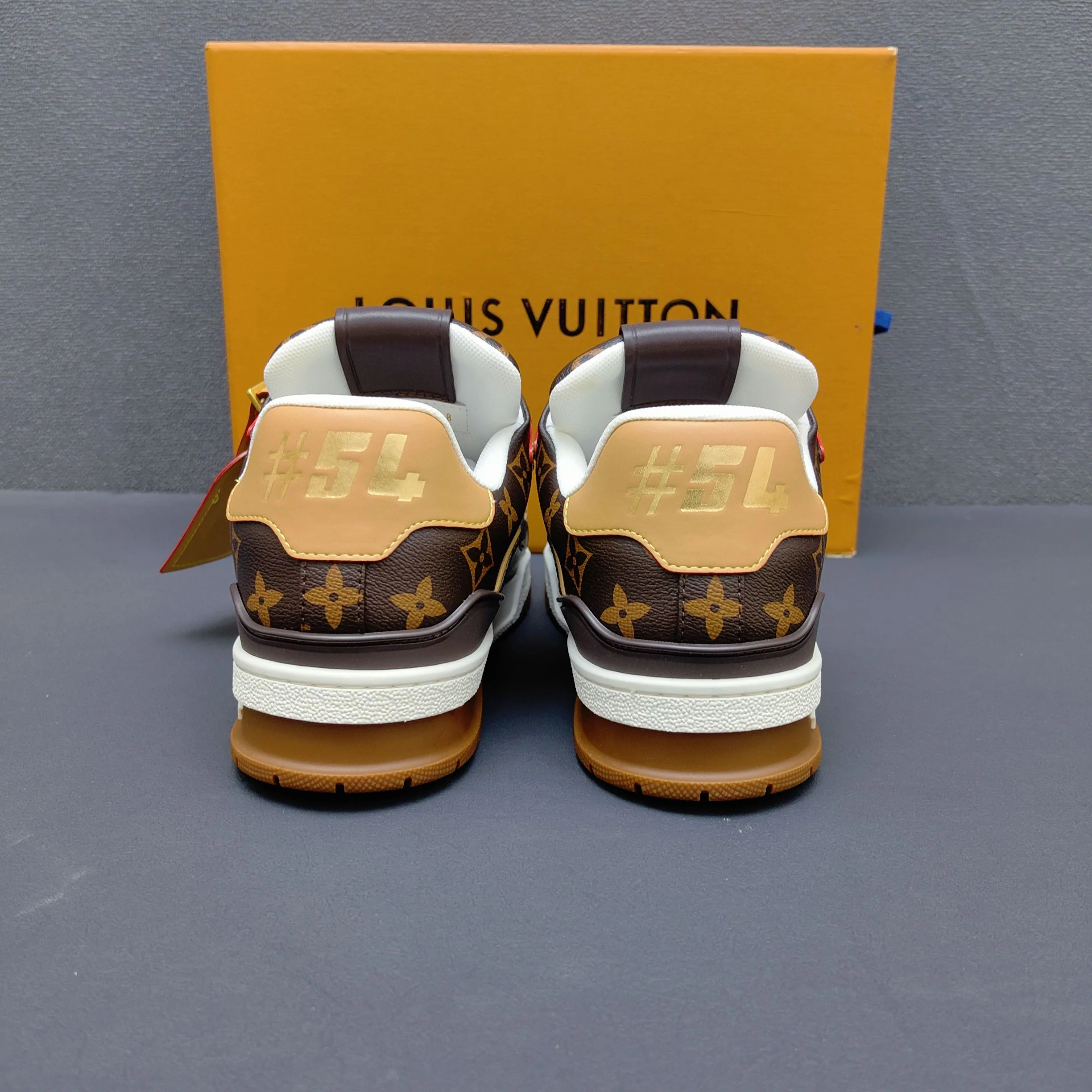 Кроссовки Женские Louis Vuitton 17725111