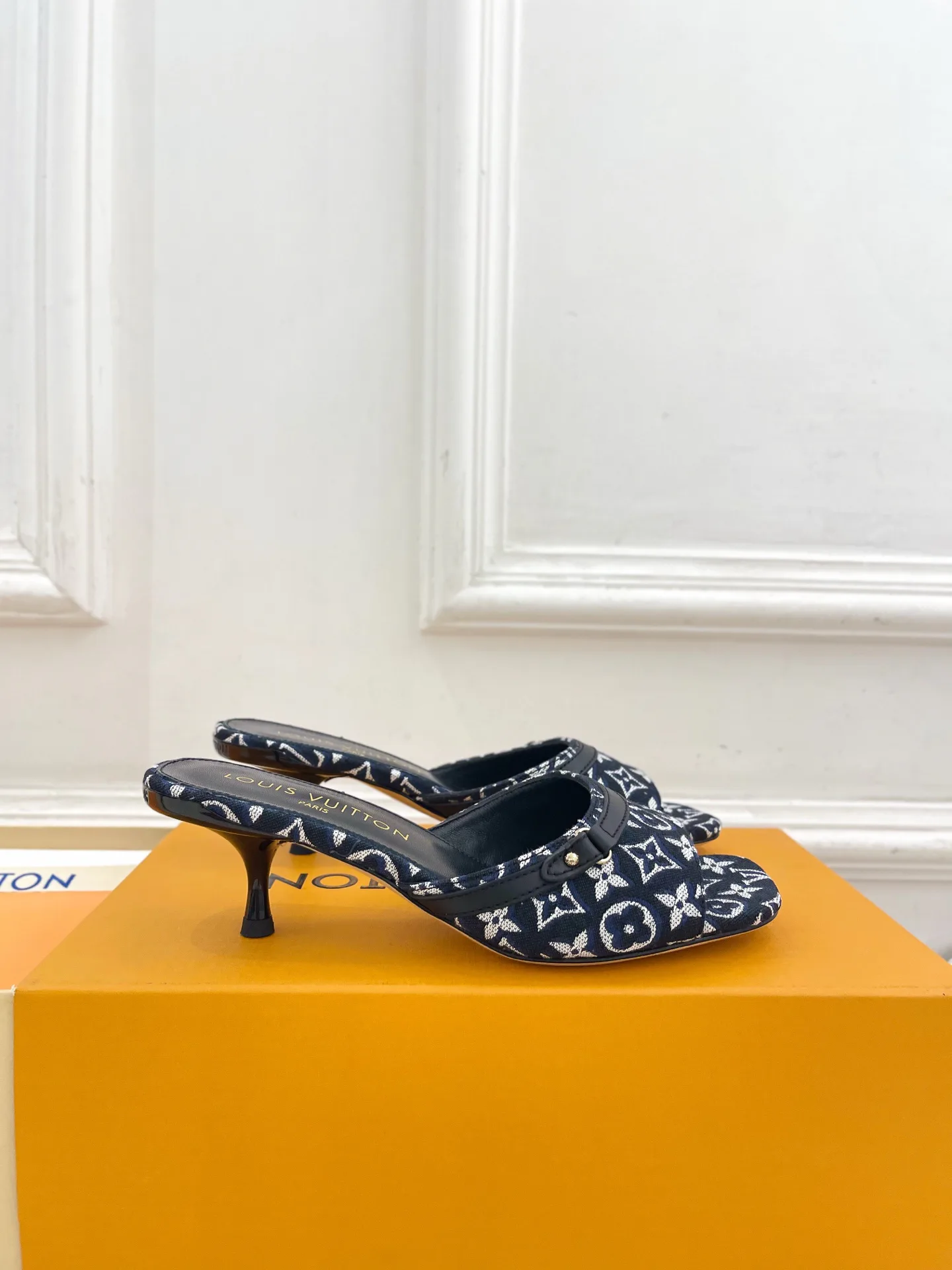 Мюли И Сабо Женские Louis Vuitton 17506941