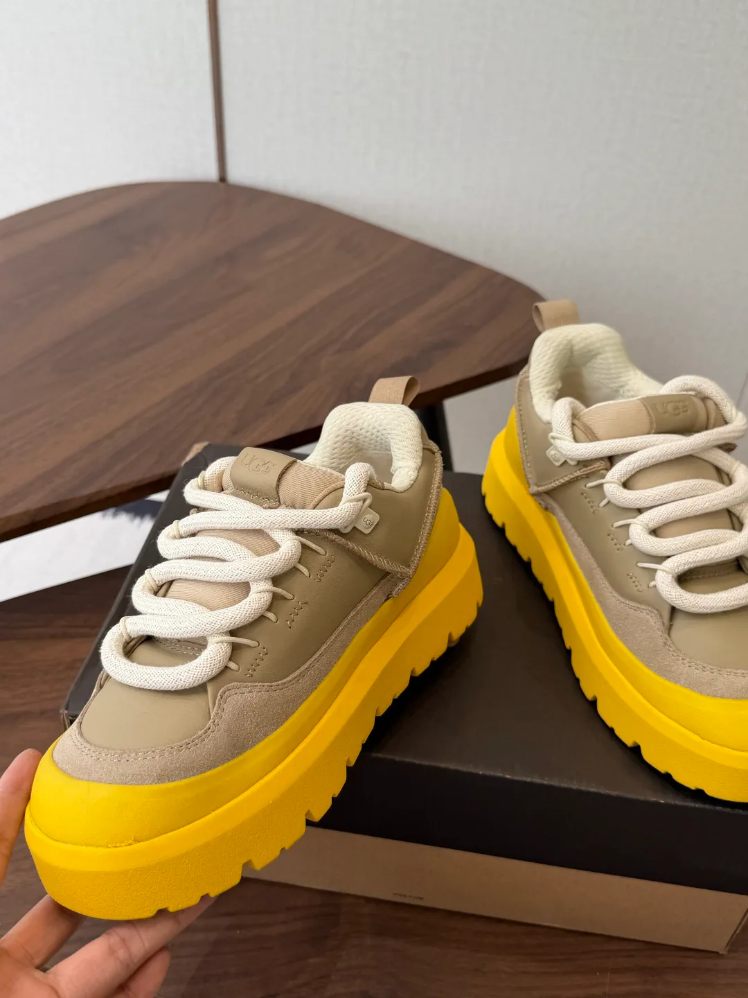 Кроссовки Женские Ugg 18796505