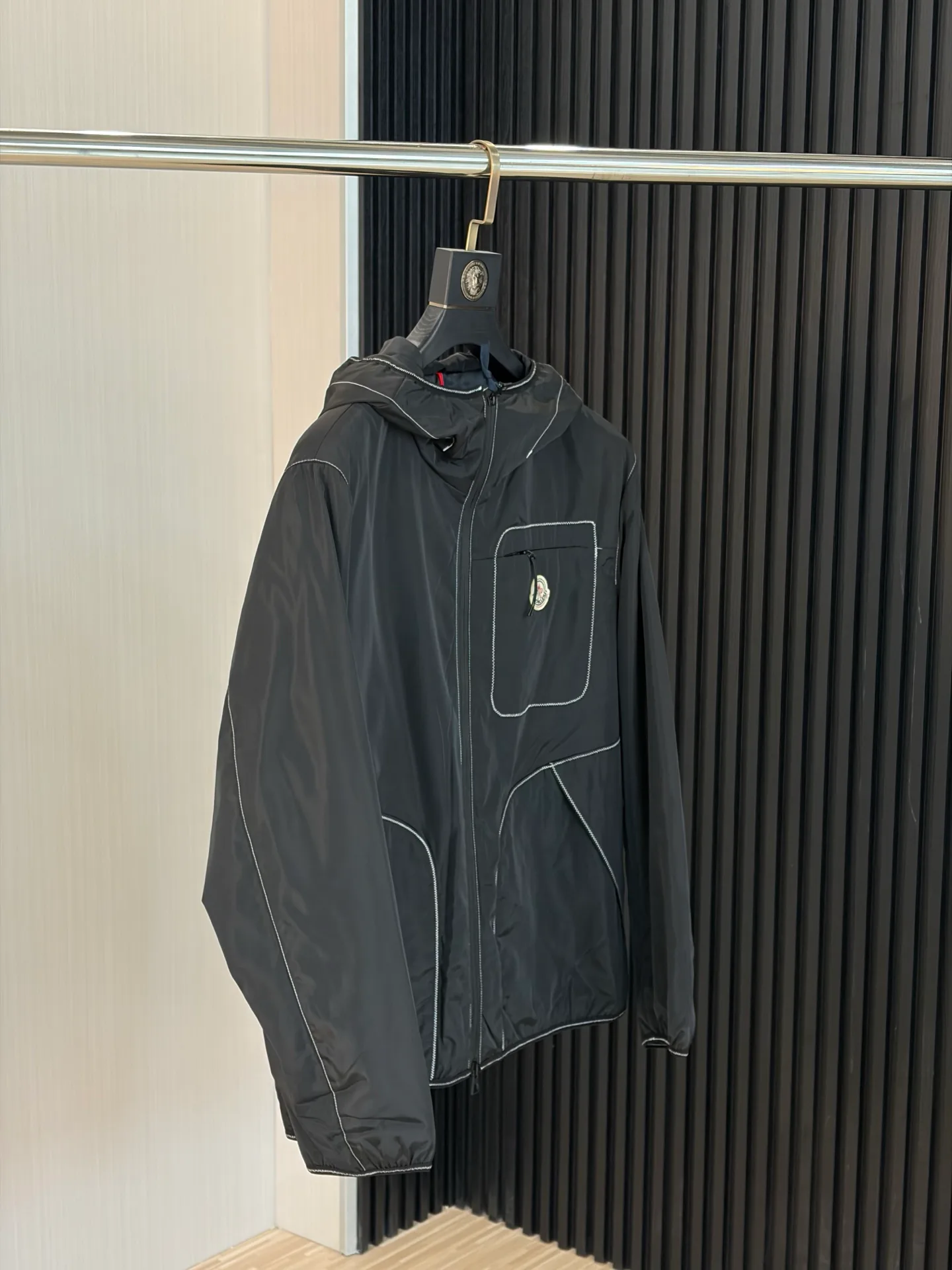 Куртки И Пуховики Мужские Moncler 18218448