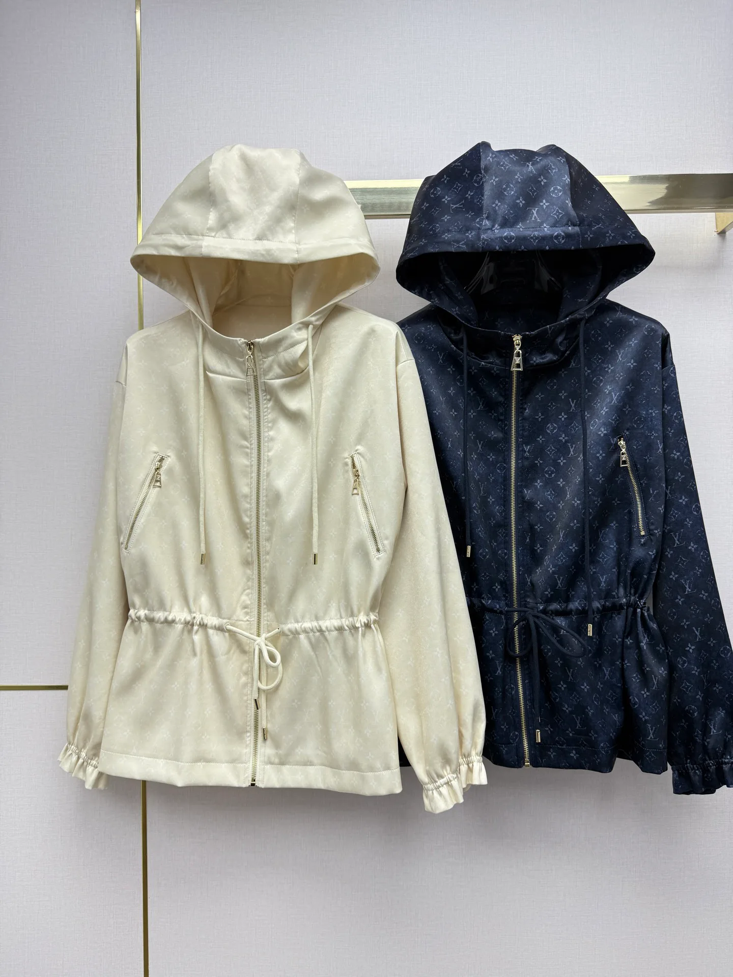 Куртки И Пуховики Женские Louis Vuitton 3055336