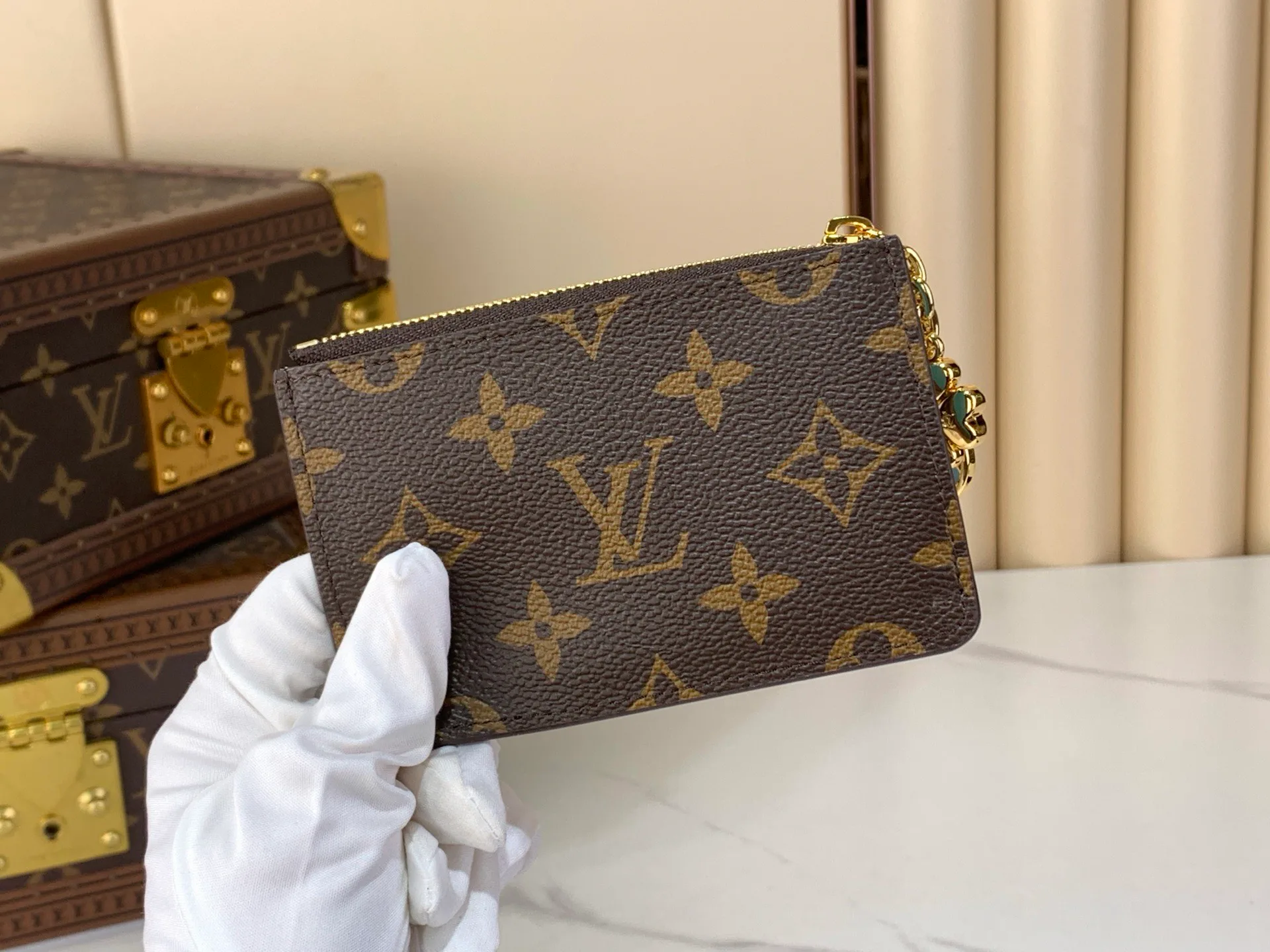 Клатчи Женские Louis Vuitton 13582754