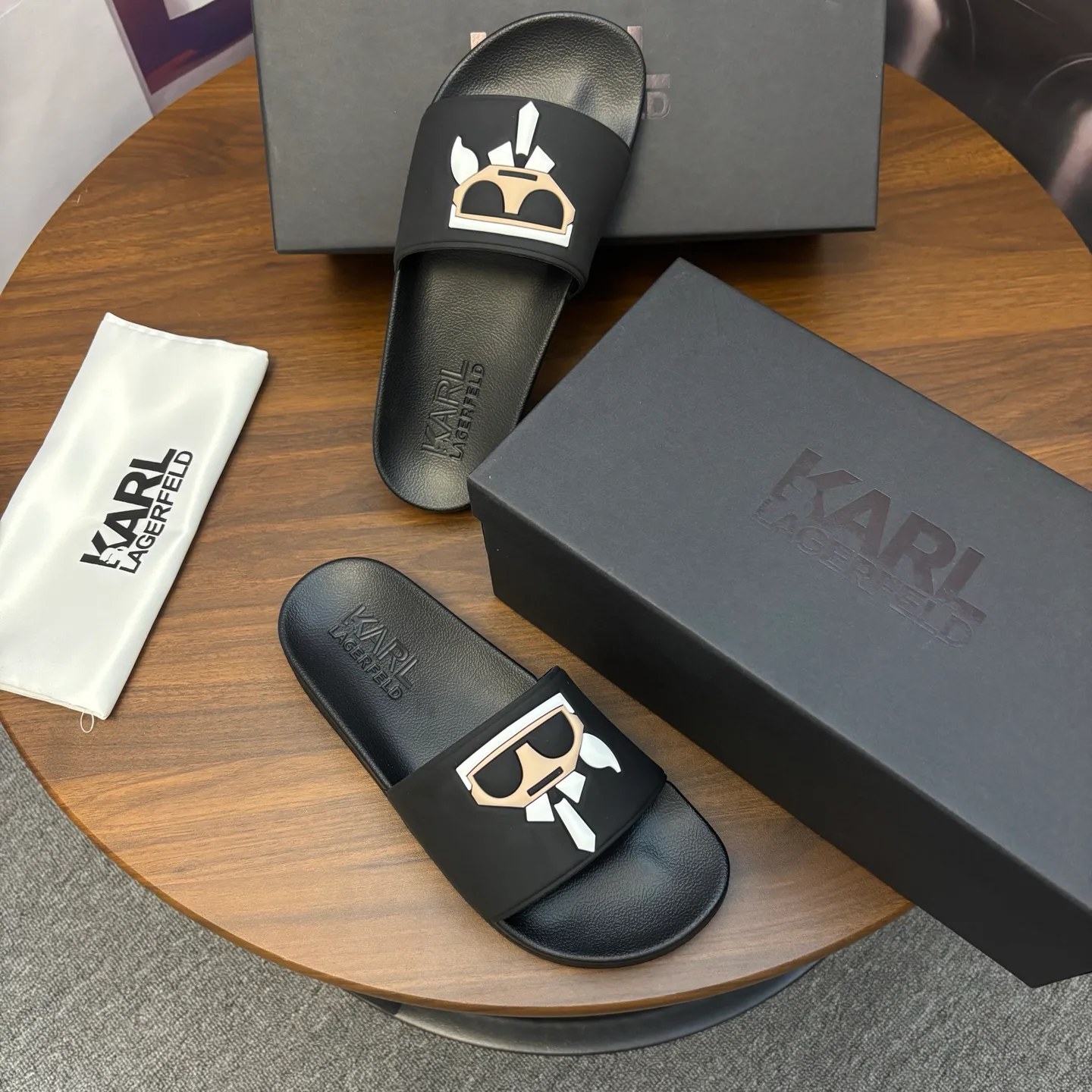 Шлепанцы Женские Karl Lagerfeld 10776056