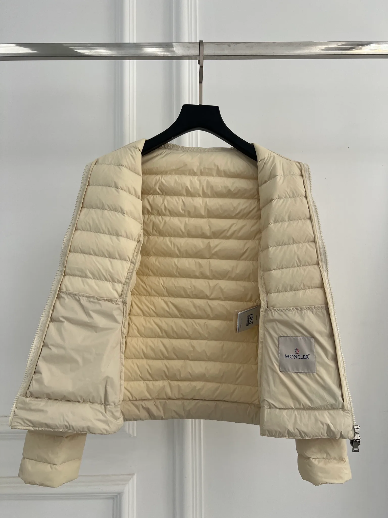 Куртки И Пуховики Женские Moncler 18416157