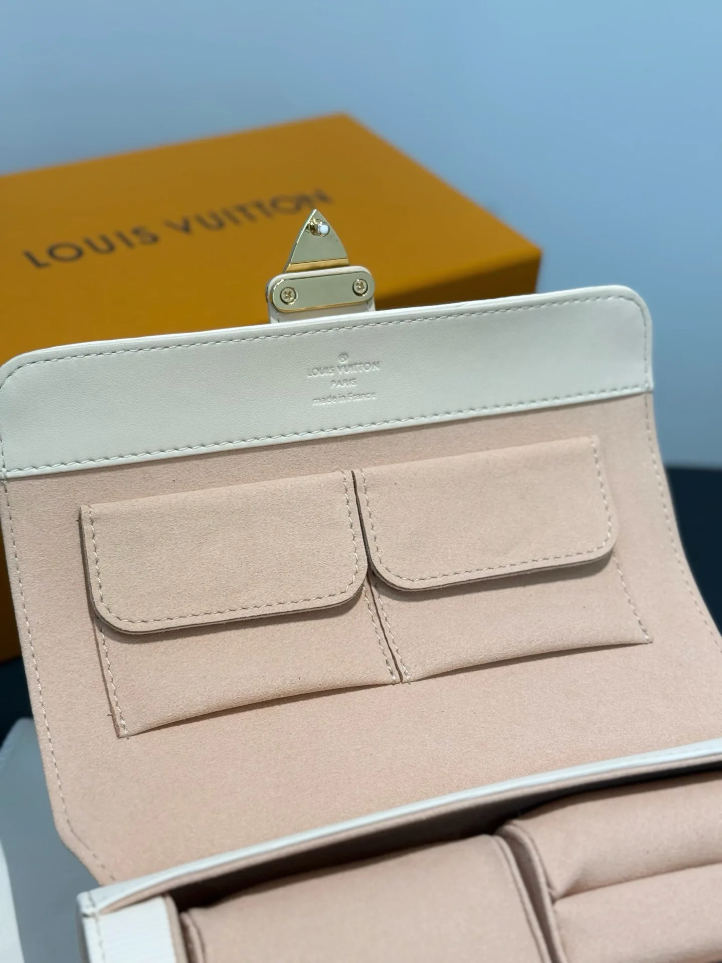 Текстиль Louis Vuitton 1383243