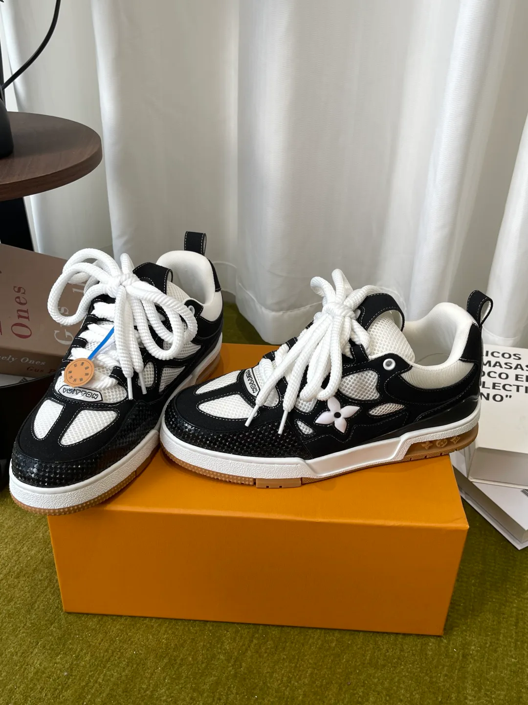 Кроссовки Женские Louis Vuitton 18062838