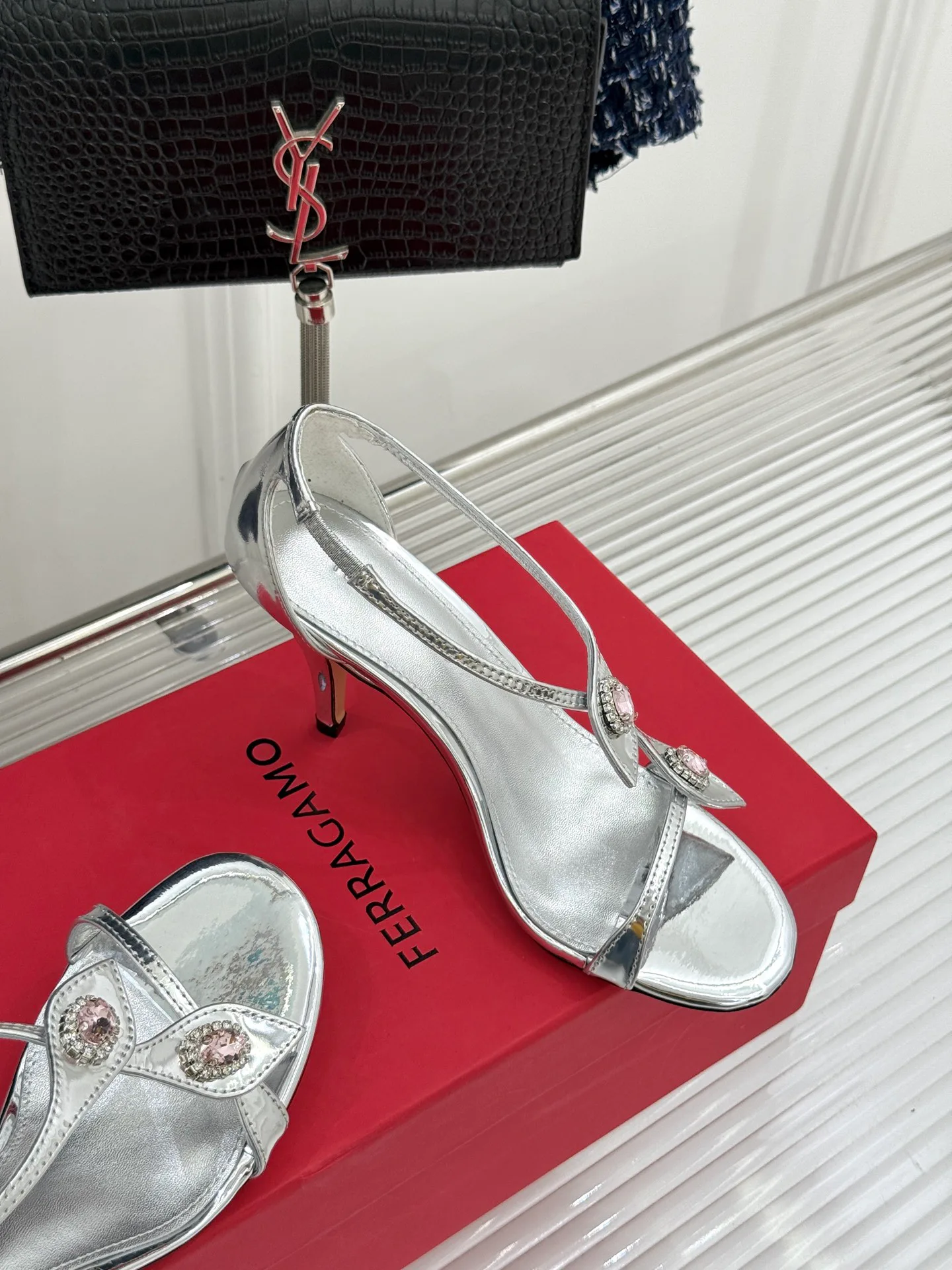 Босоножки Женские Salvatore Ferragamo 11312298