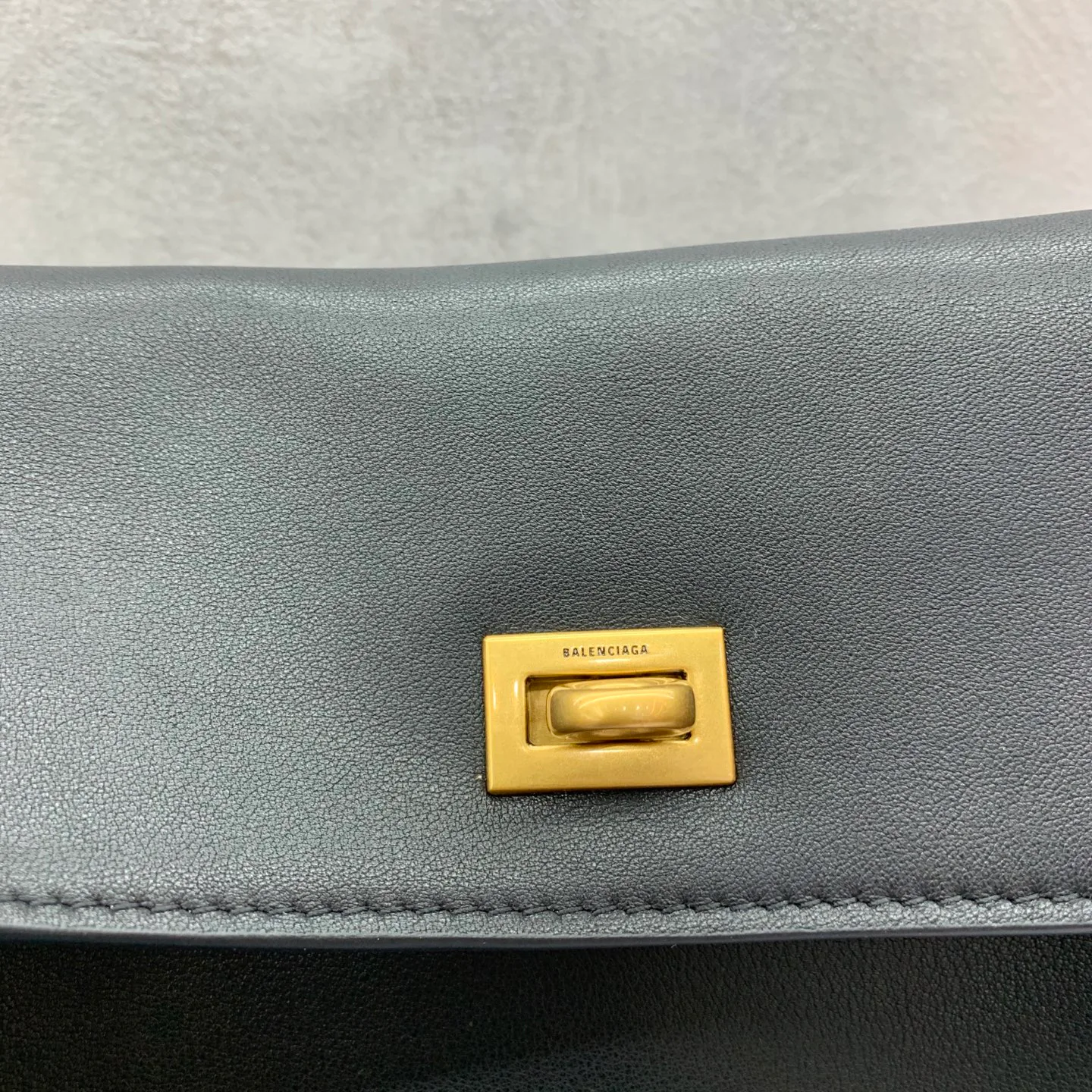 Классические Сумки Женские Balenciaga 18136460