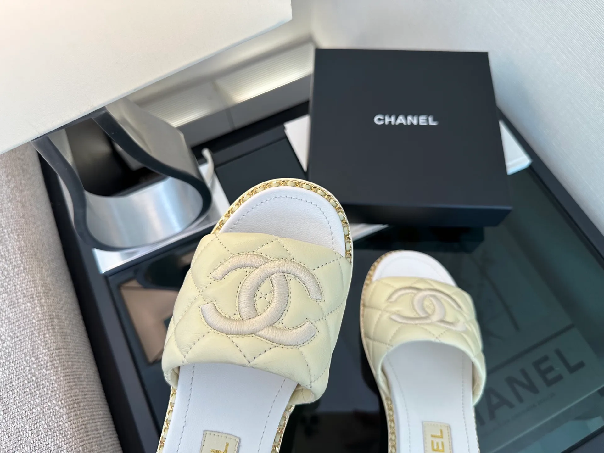 Босоножки Женские Chanel 10380418