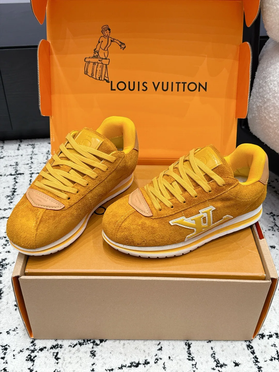 Кроссовки Женские Louis Vuitton 18406463