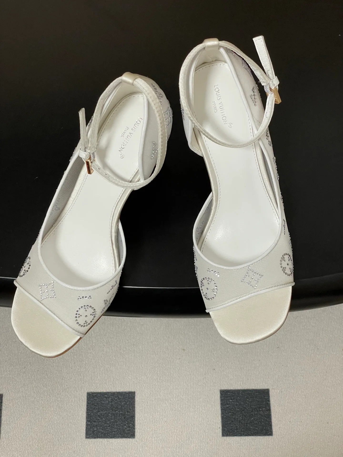 Босоножки Женские Louis Vuitton 11628683