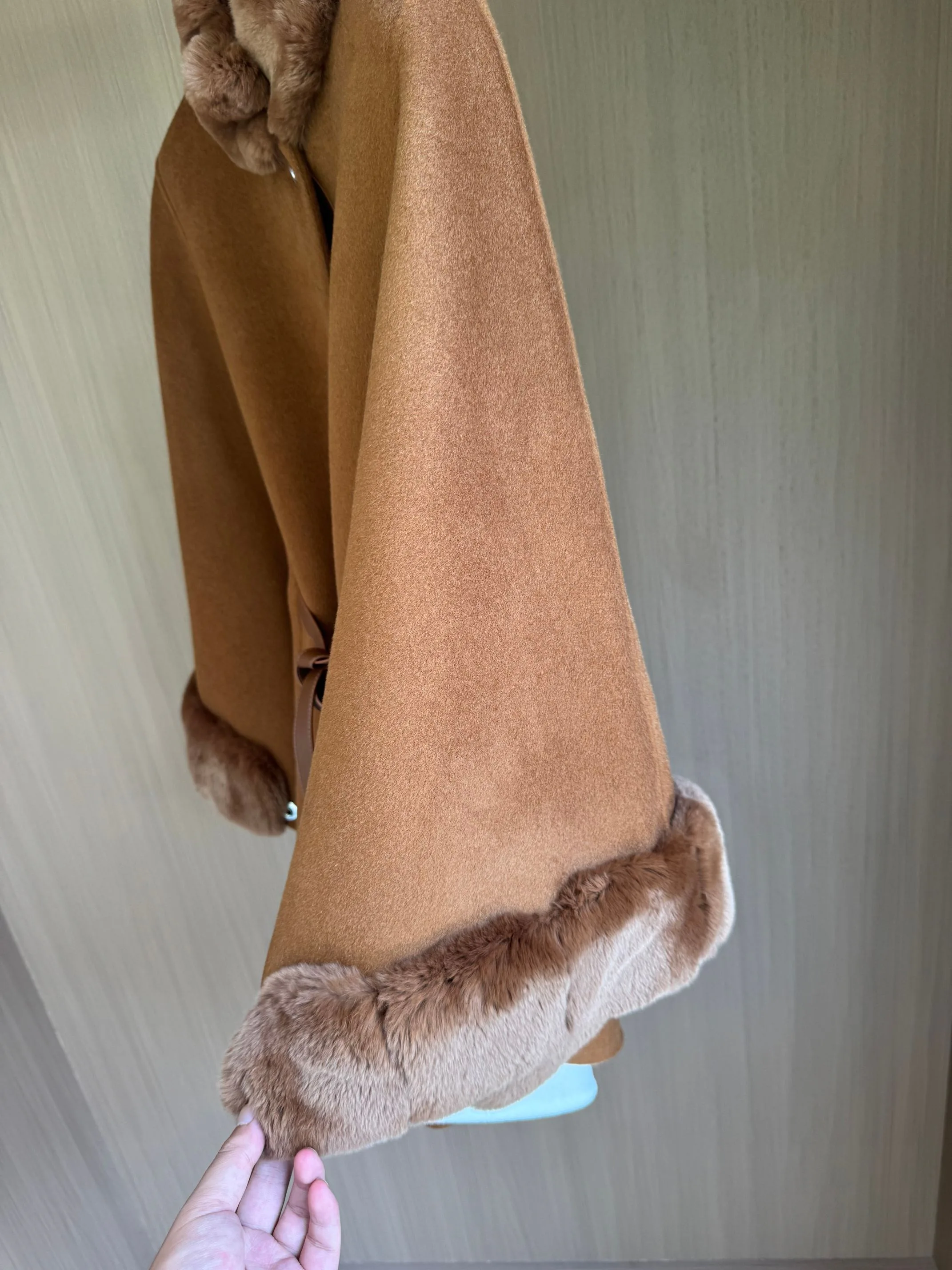 Пальто Женские Loro Piana 18562719