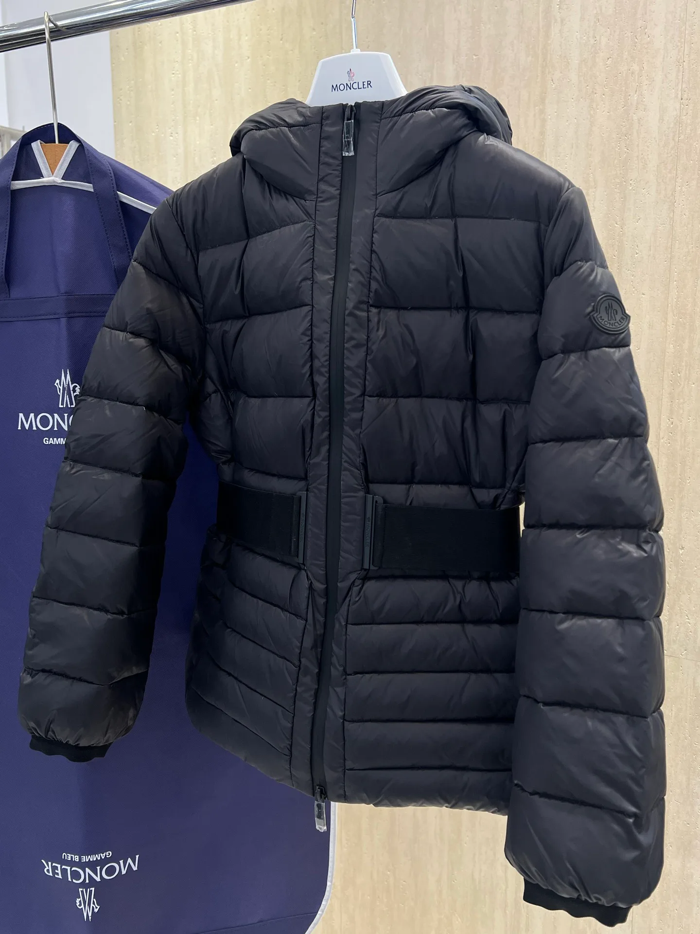 Куртки И Пуховики Женские Moncler 18302920