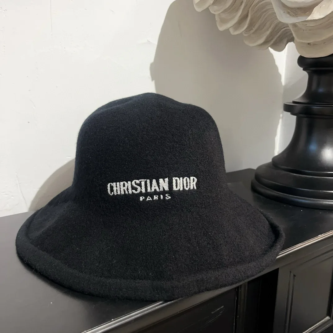 Головные Уборы Christian Dior 17973796