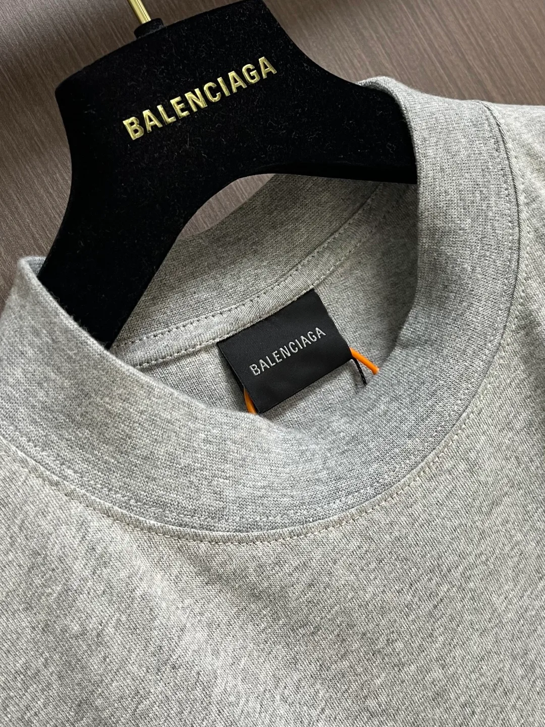Футболки Женские Balenciaga 18191305