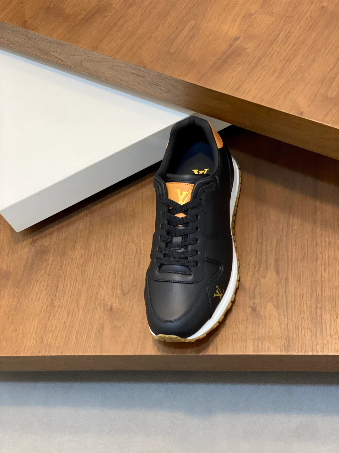 Кроссовки Мужские Louis Vuitton 1570305