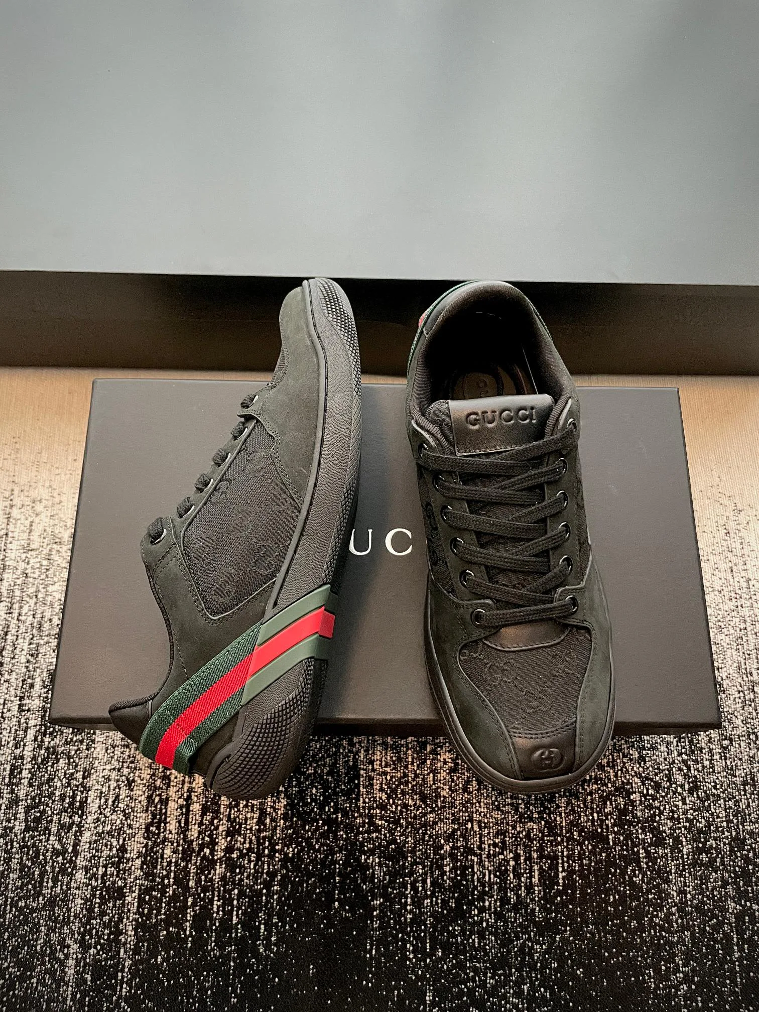 Кроссовки Женские Gucci 18766064