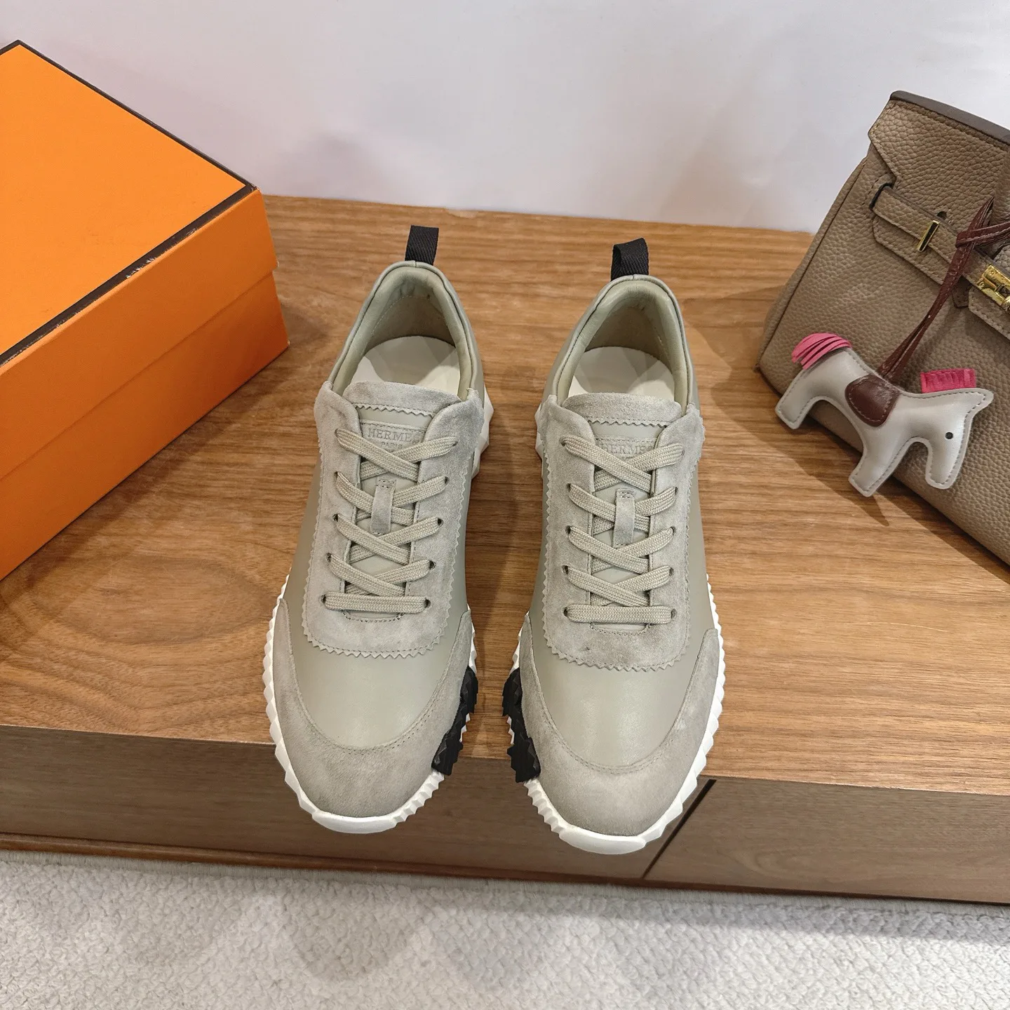 Кроссовки Женские Hermes 18729672
