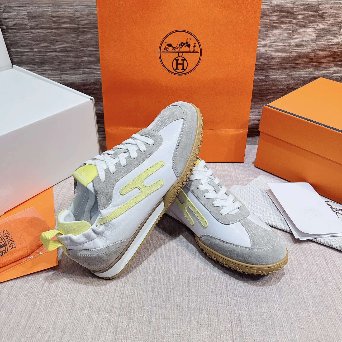 Кроссовки Женские Hermes 17749541