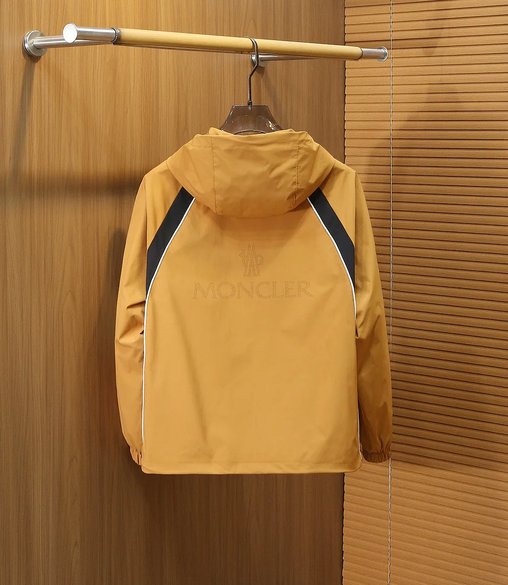 Куртки И Пуховики Мужские Moncler 11240468