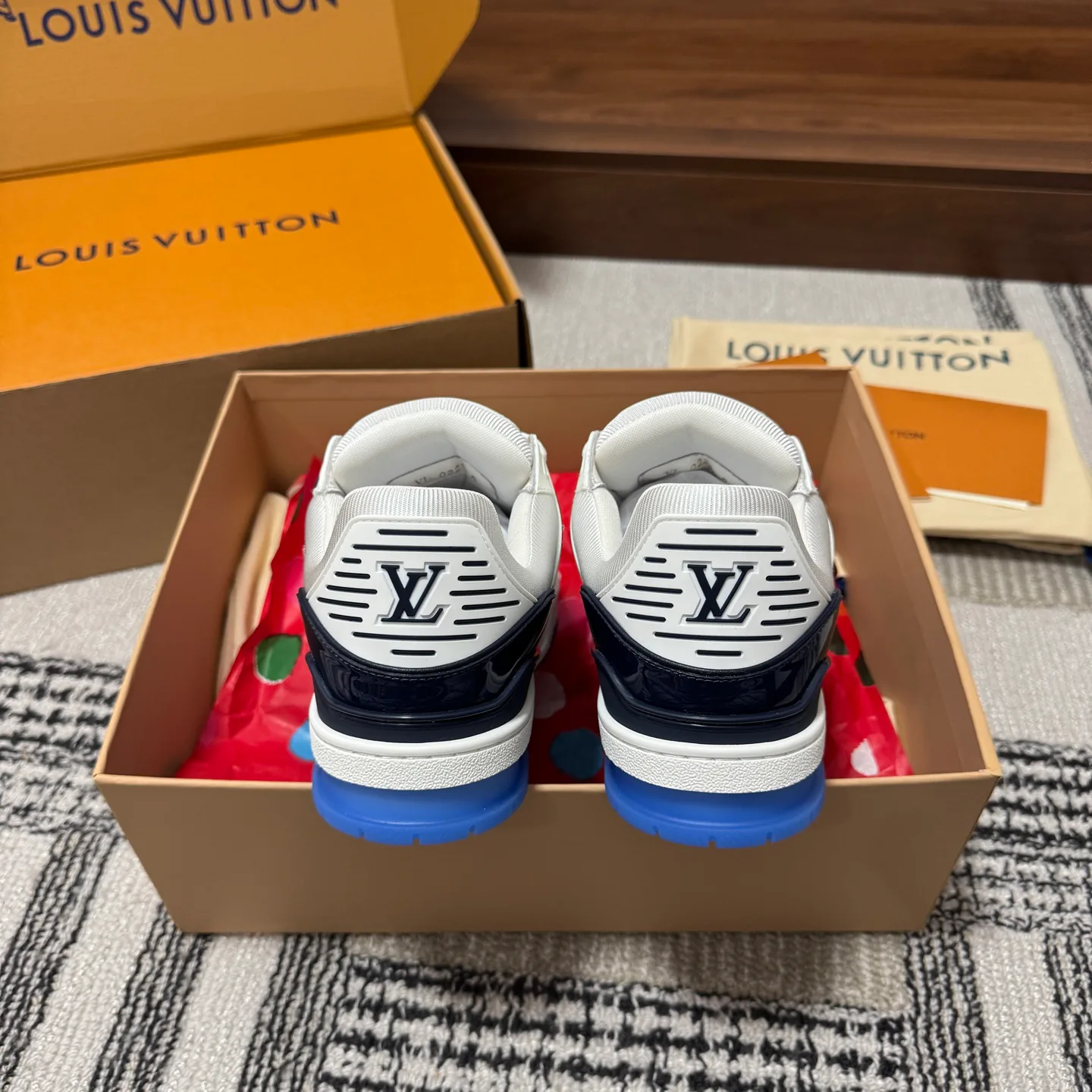Кроссовки Женские Louis Vuitton 1546796