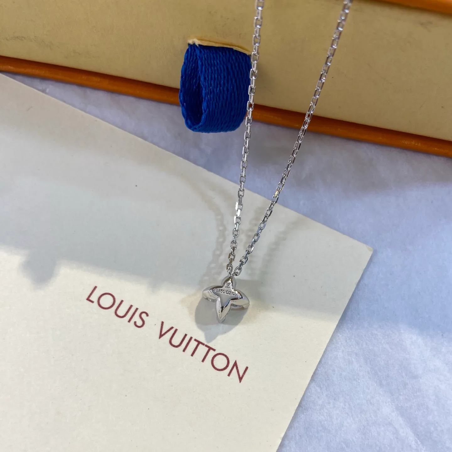 Бижутерия Louis Vuitton 18406006