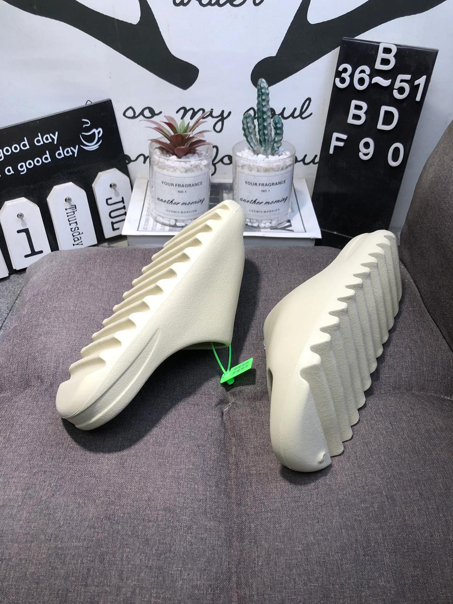 Шлепанцы Женские Yeezy 16898