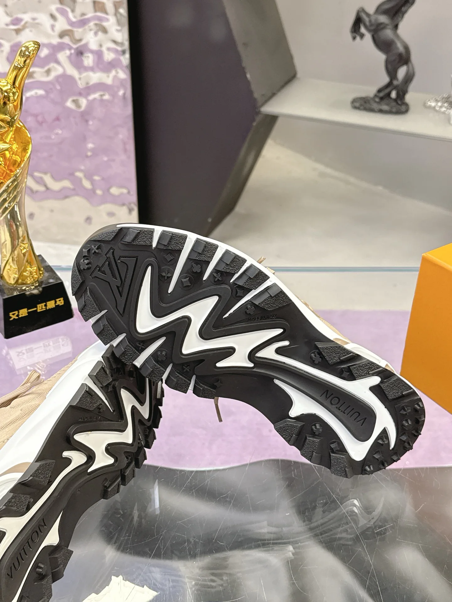Кроссовки Мужские Louis Vuitton 841681