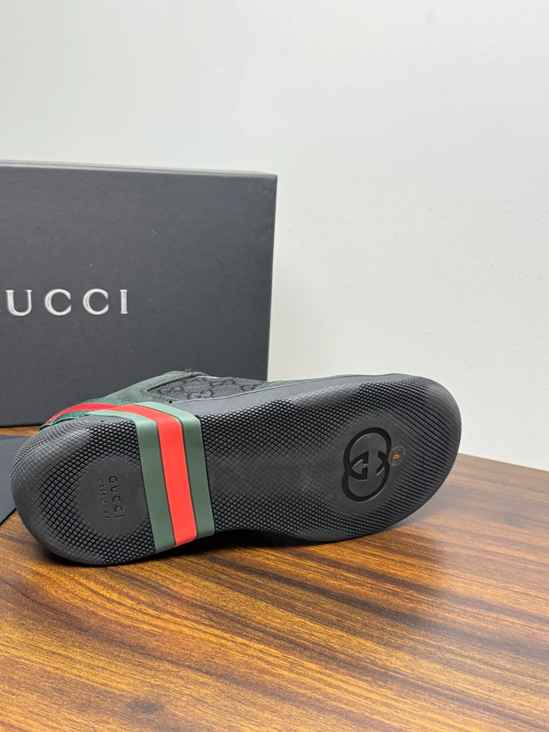 Кроссовки Женские Gucci 18961383