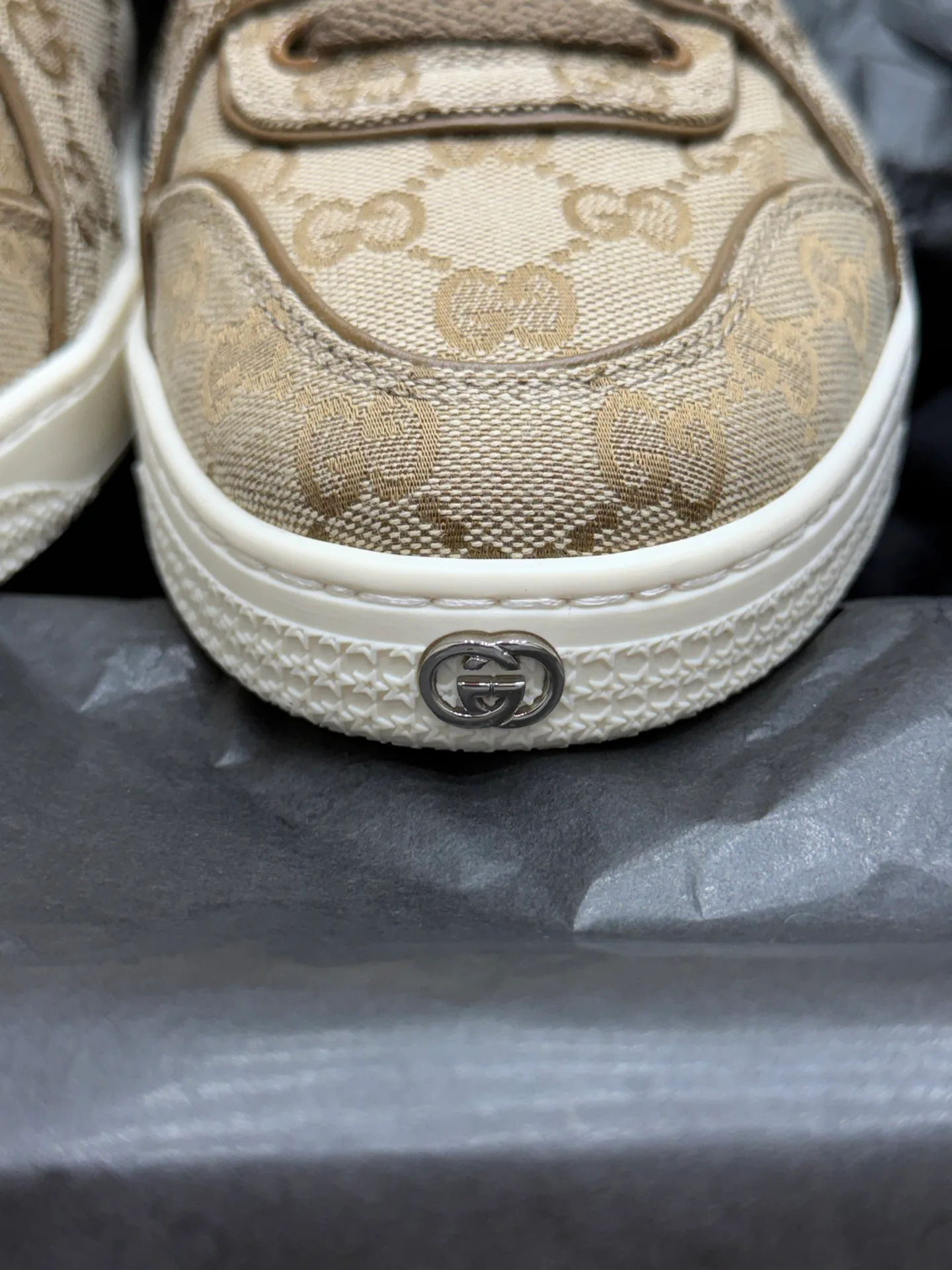 Кроссовки Женские Gucci 18995131