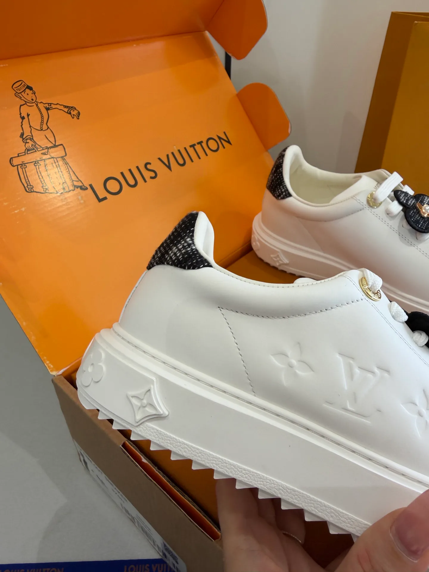 Кроссовки Женские Louis Vuitton 20085255