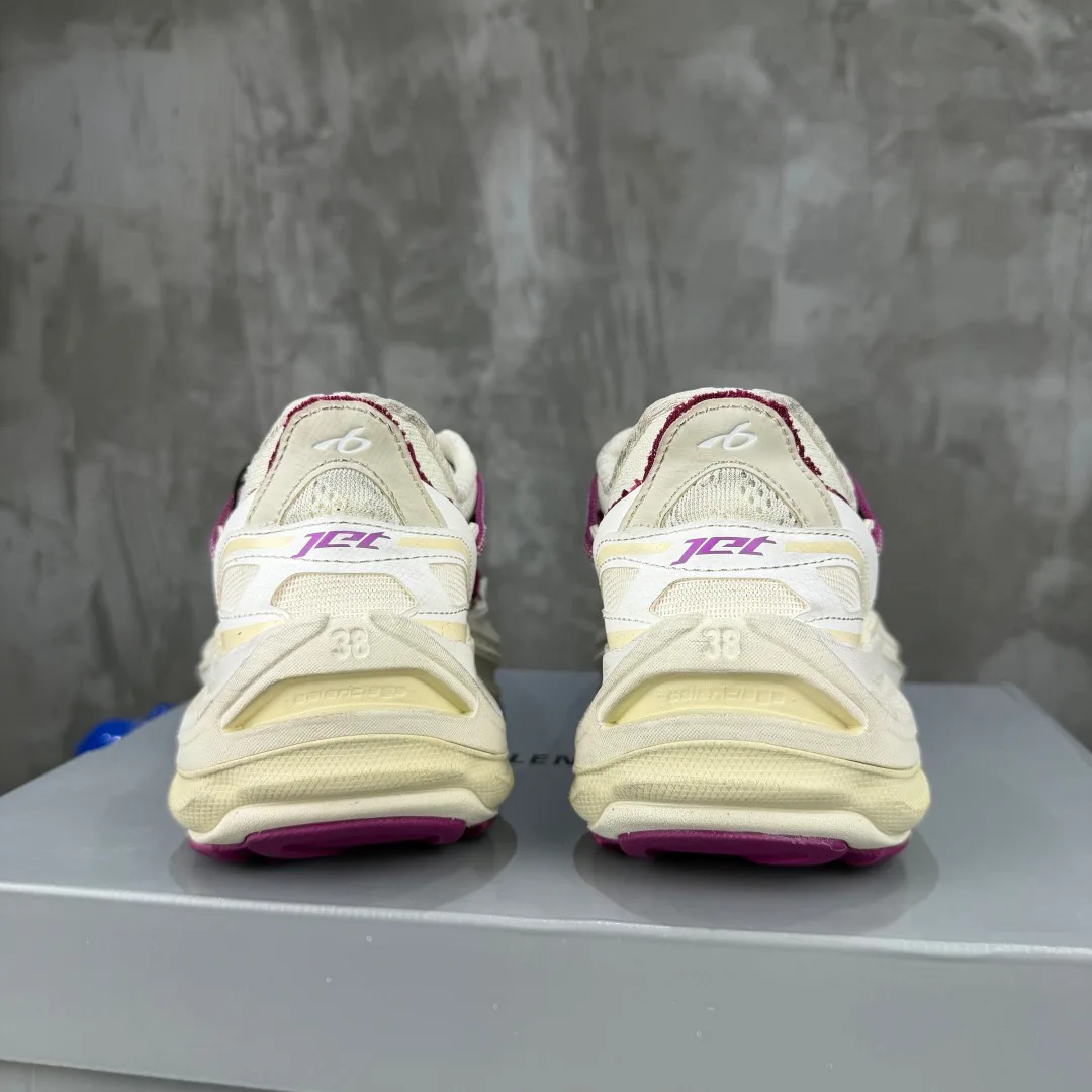 Кроссовки Женские Balenciaga 17787121