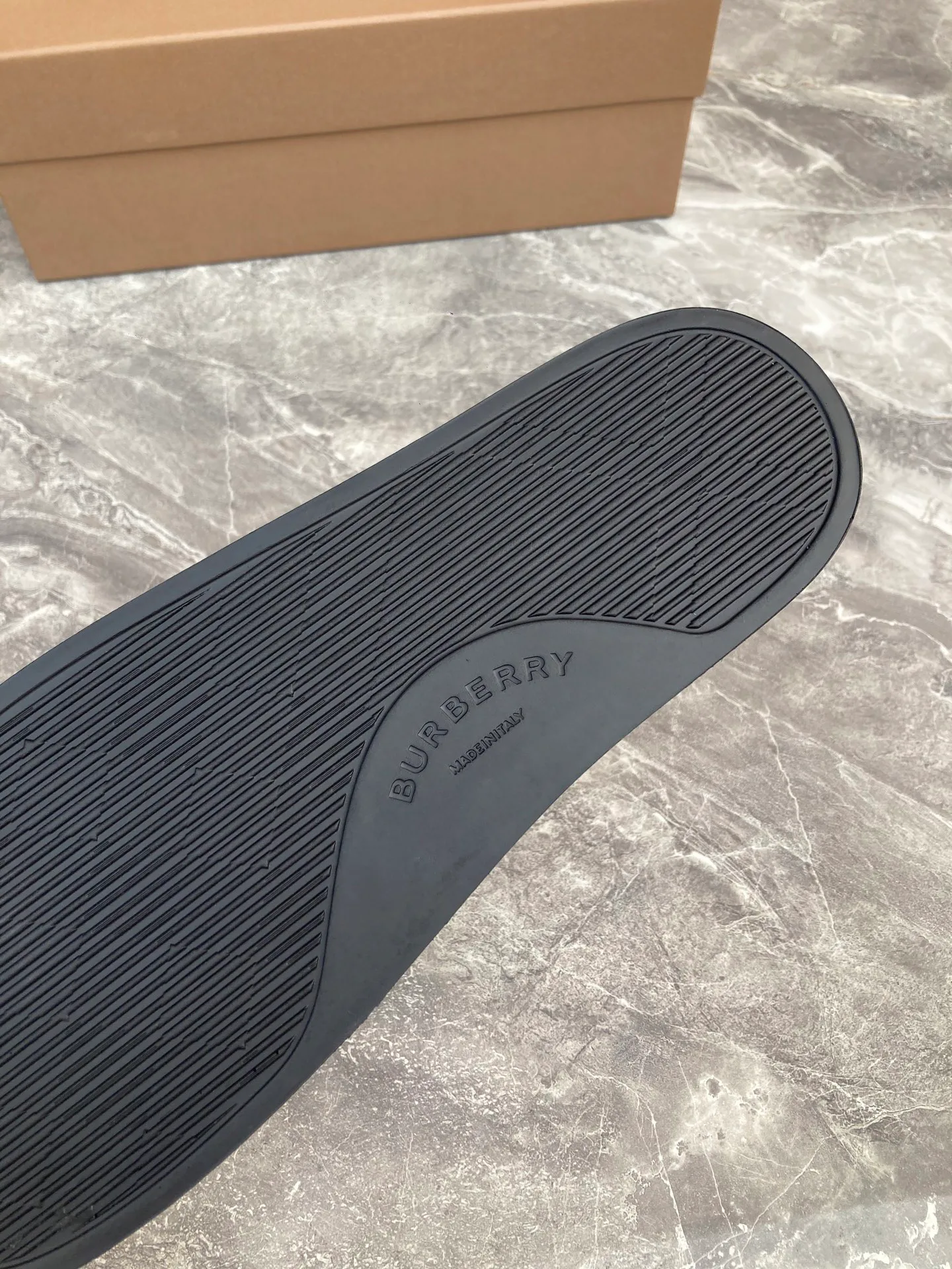 Шлепанцы Женские Burberry 5879839