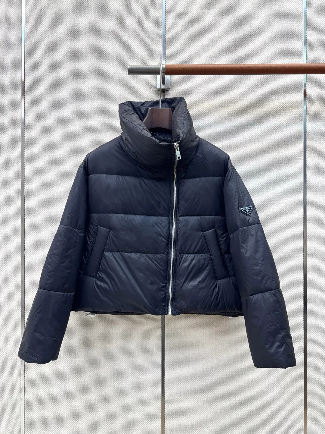 Куртки И Пуховики Женские Prada 18438382