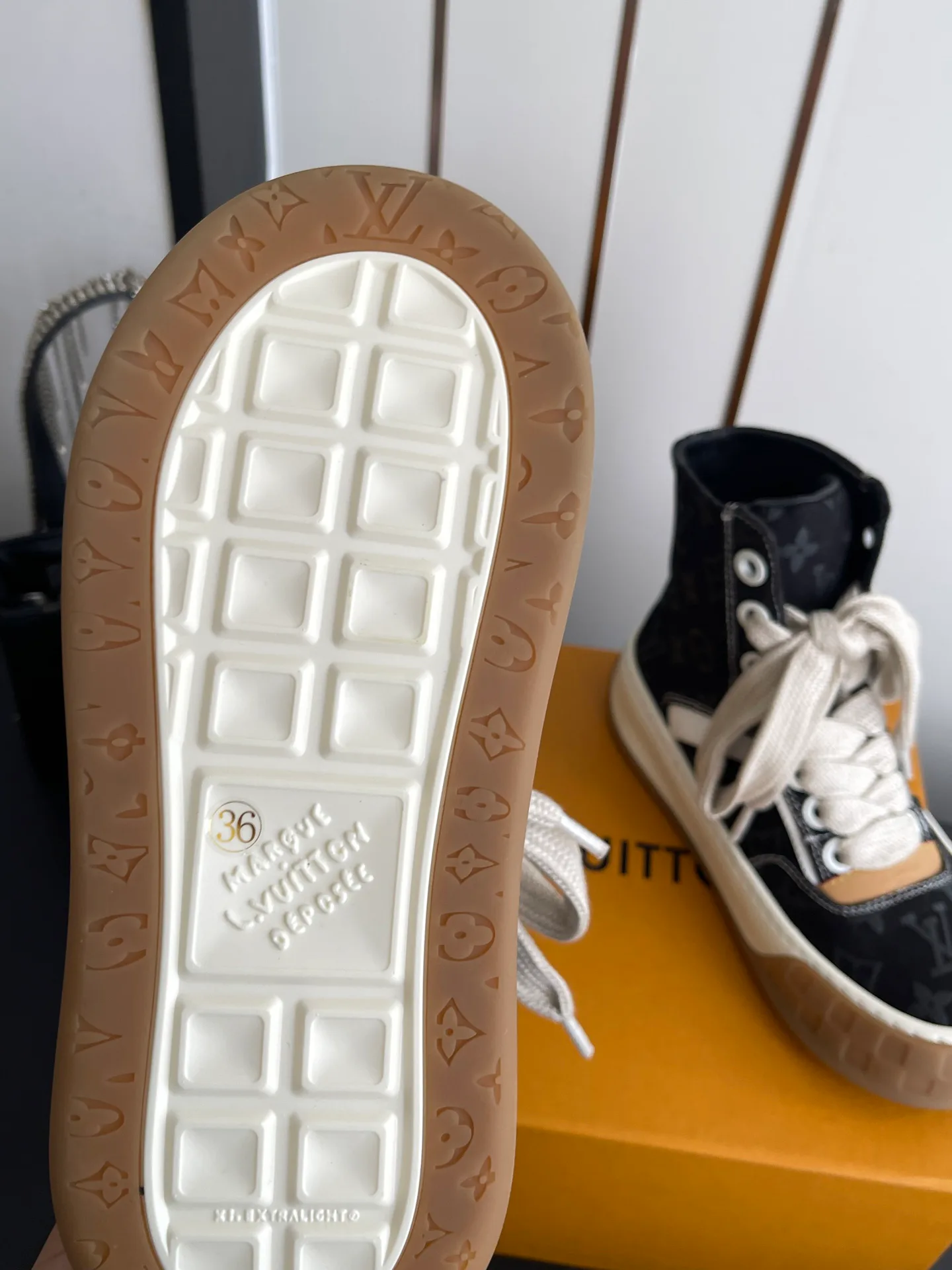 Кроссовки Женские Louis Vuitton 17673245