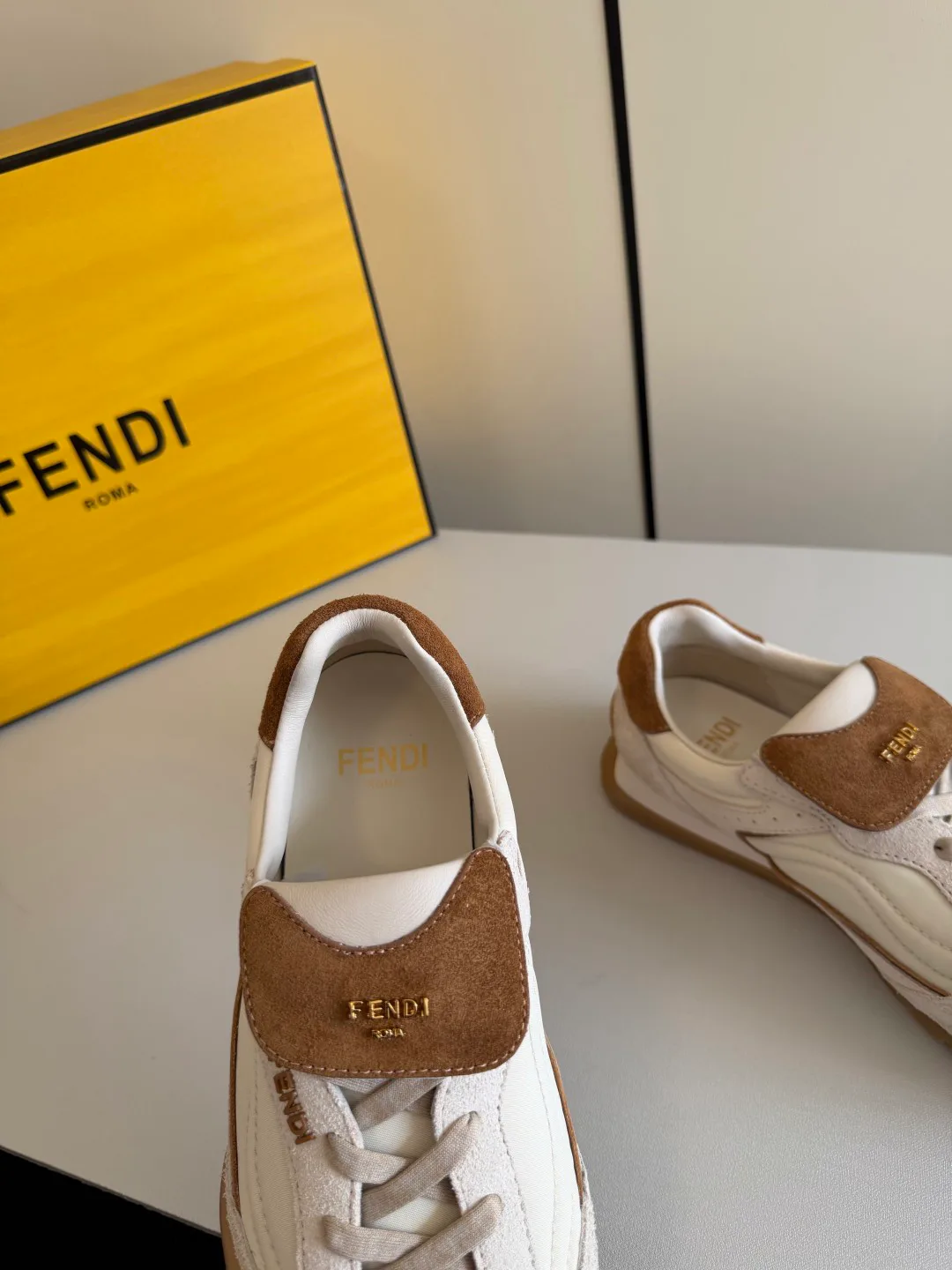 Кроссовки Женские Fendi 229953