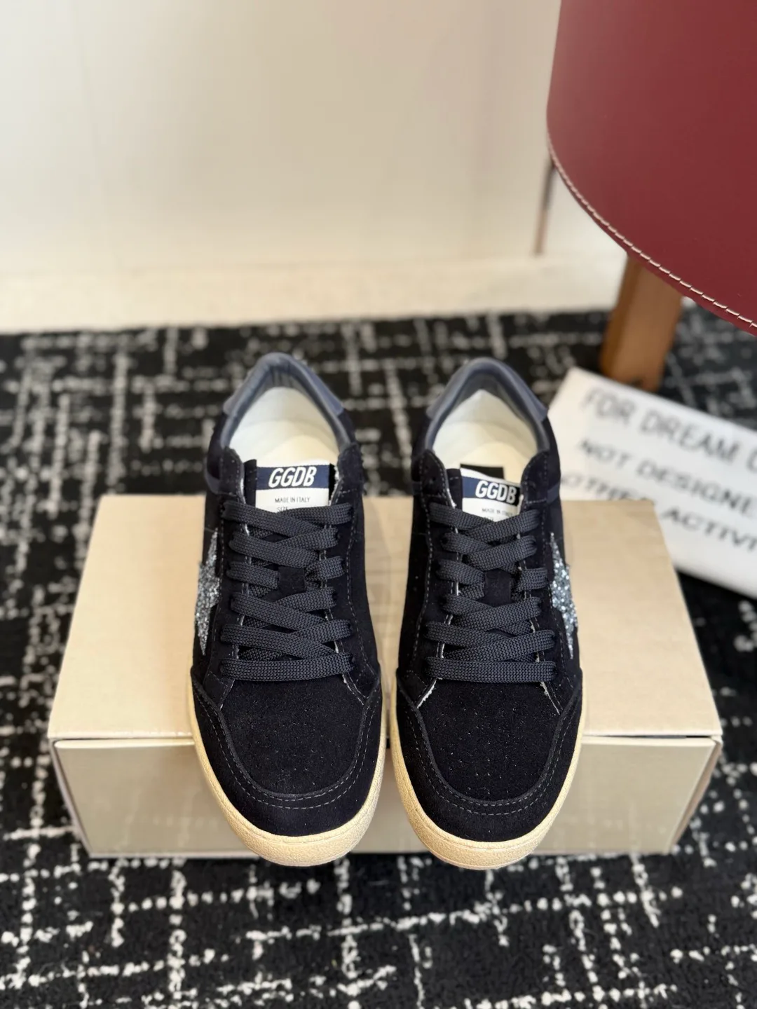 Кроссовки Женские Golden Goose 18305928