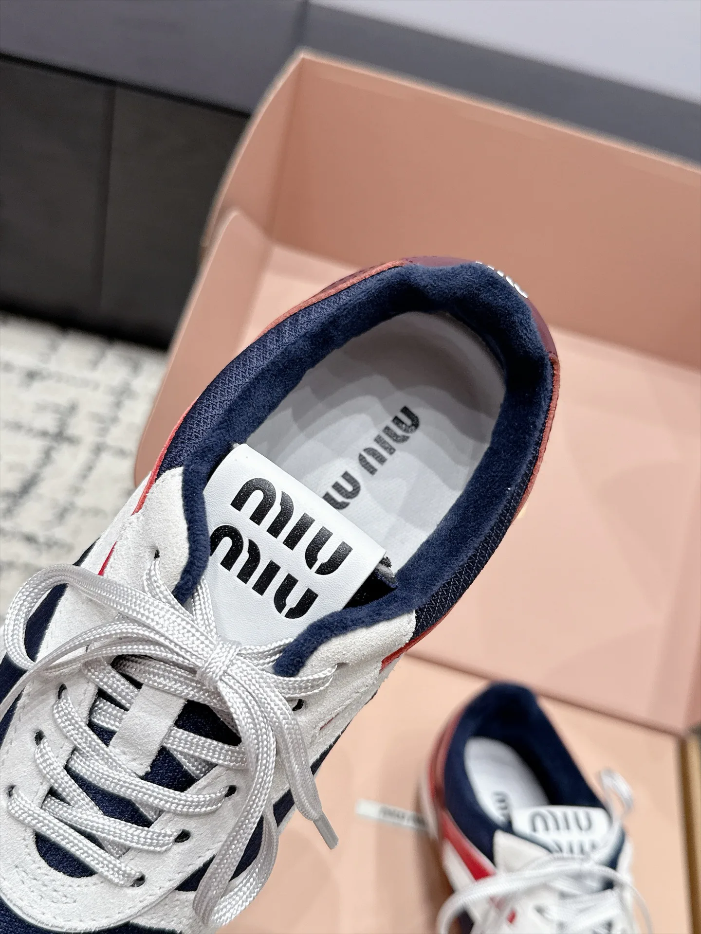 Кроссовки Женские Miu Miu 18133265