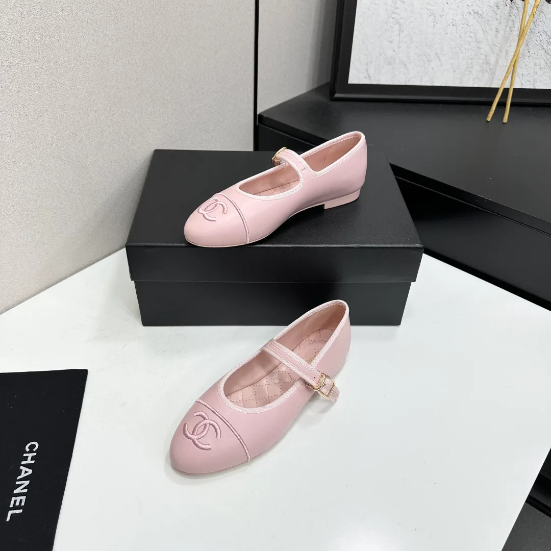 Туфли Женские Chanel 18083716