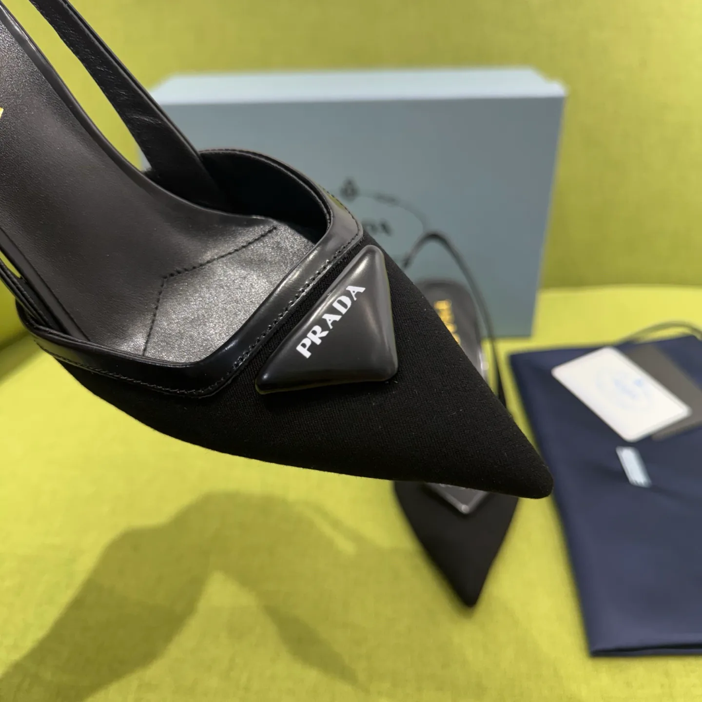 Босоножки Женские Prada 18709008